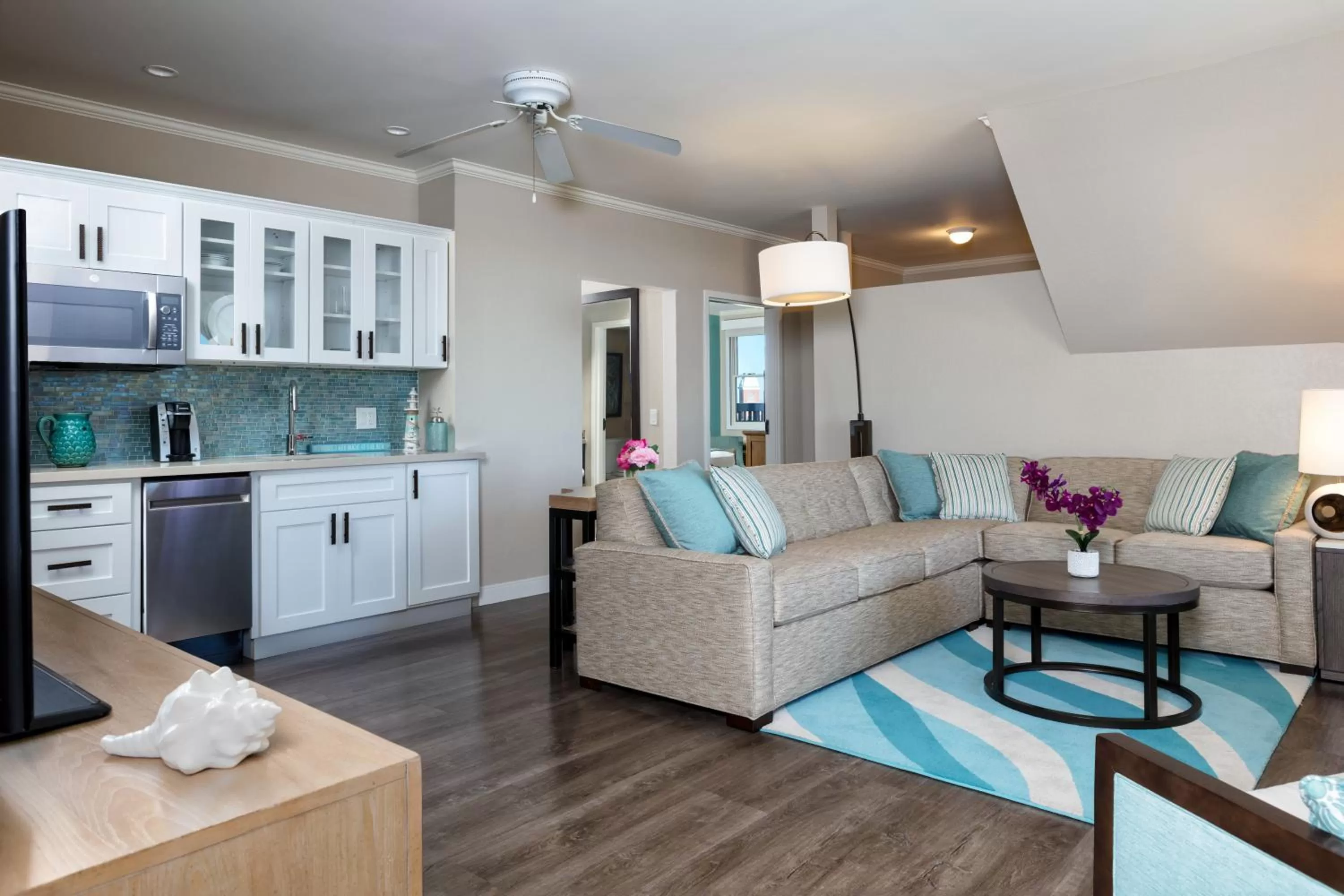 Kitchen or kitchenette in Opal Key Resort & Marina