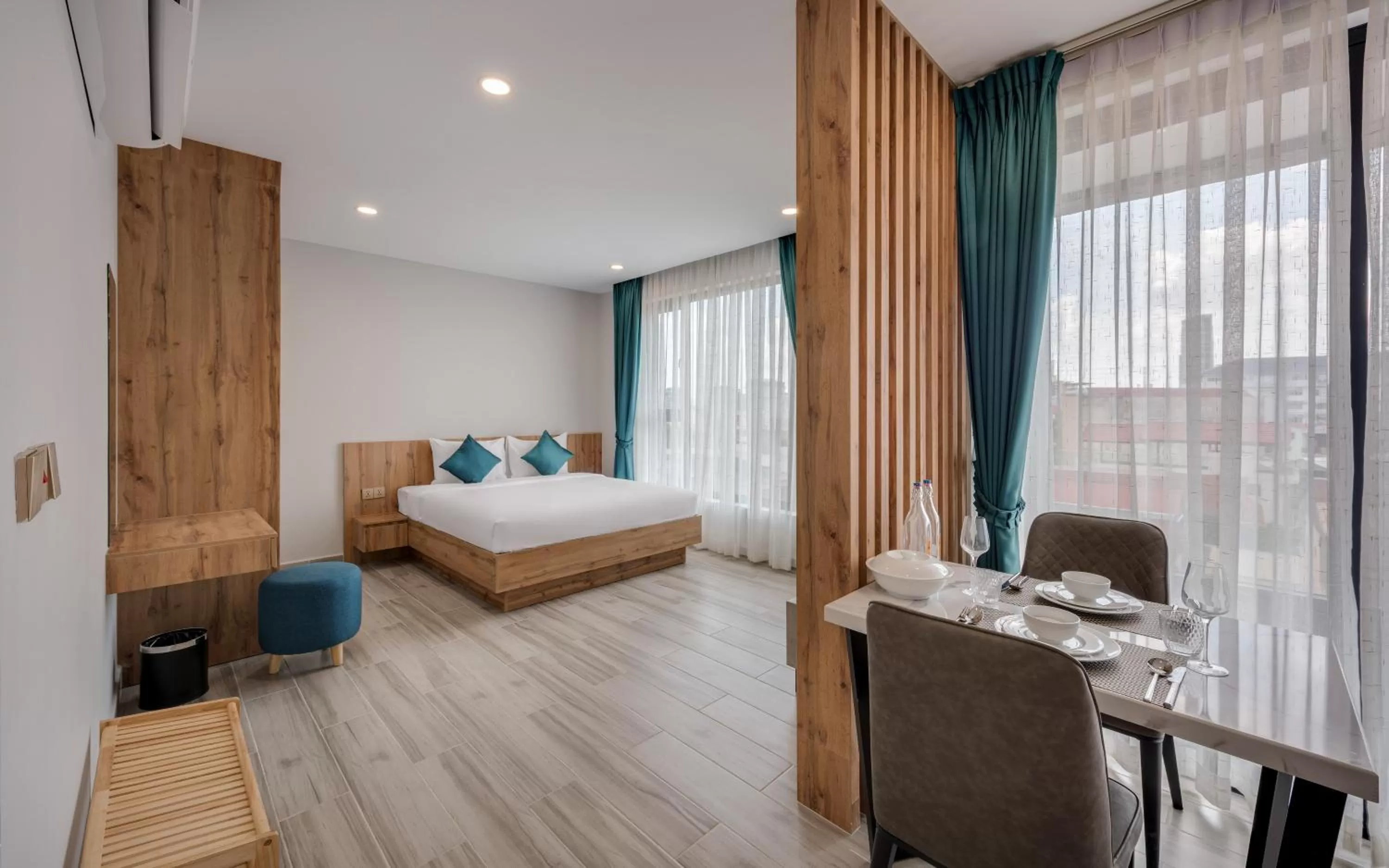 Photo of the whole room, Bed in AMATA Residence