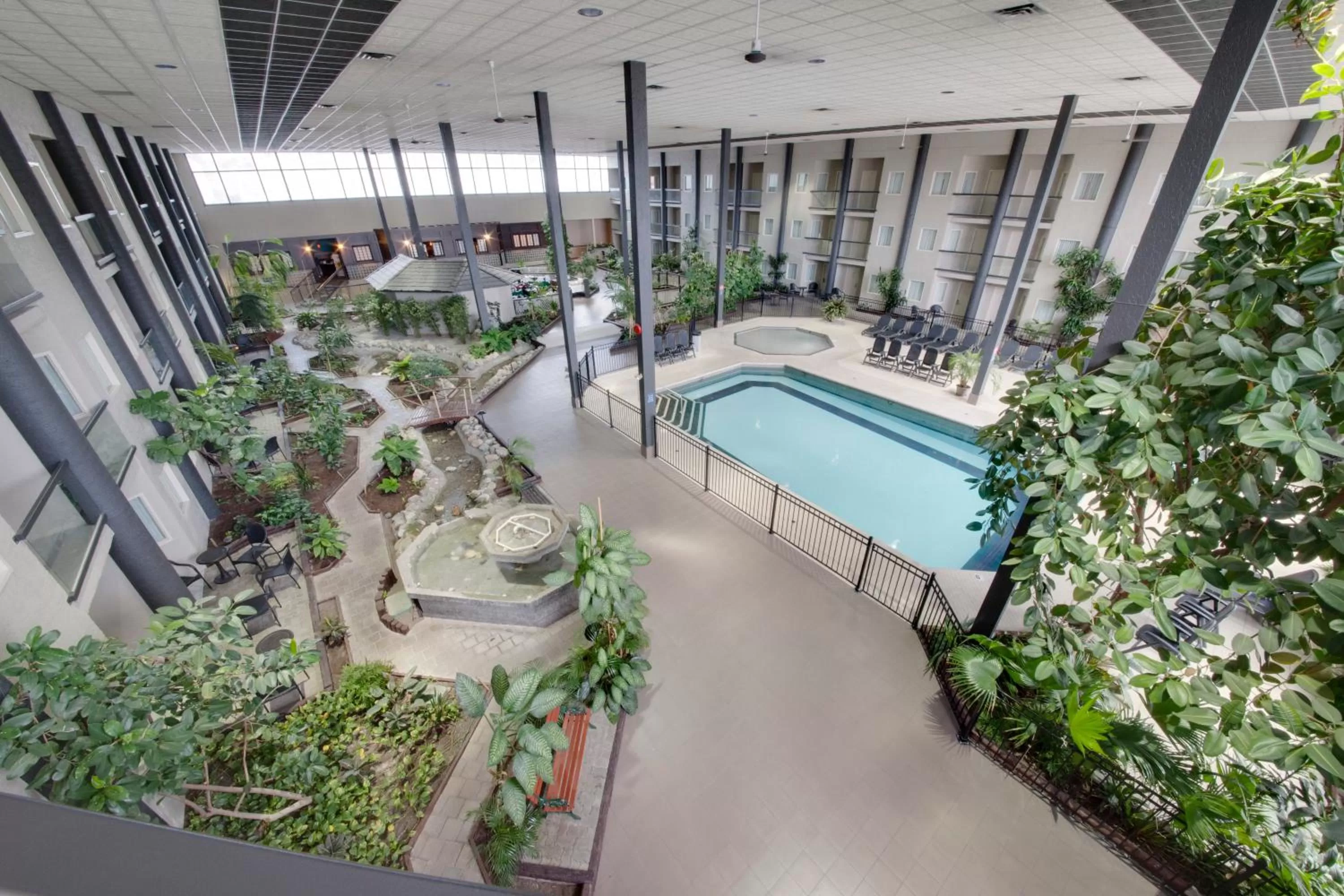 Swimming pool in Coast Kamloops Hotel & Conference Centre