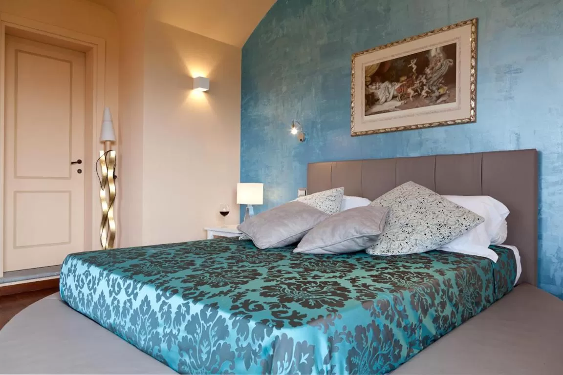 Photo of the whole room, Bed in Relais Montemaggiore