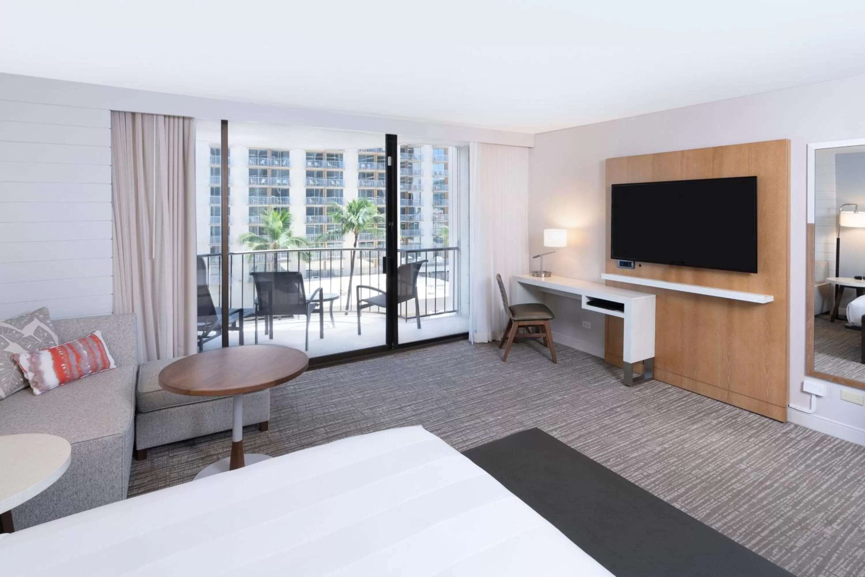 Bedroom, Bed in Waikiki Beach Marriott Resort & Spa