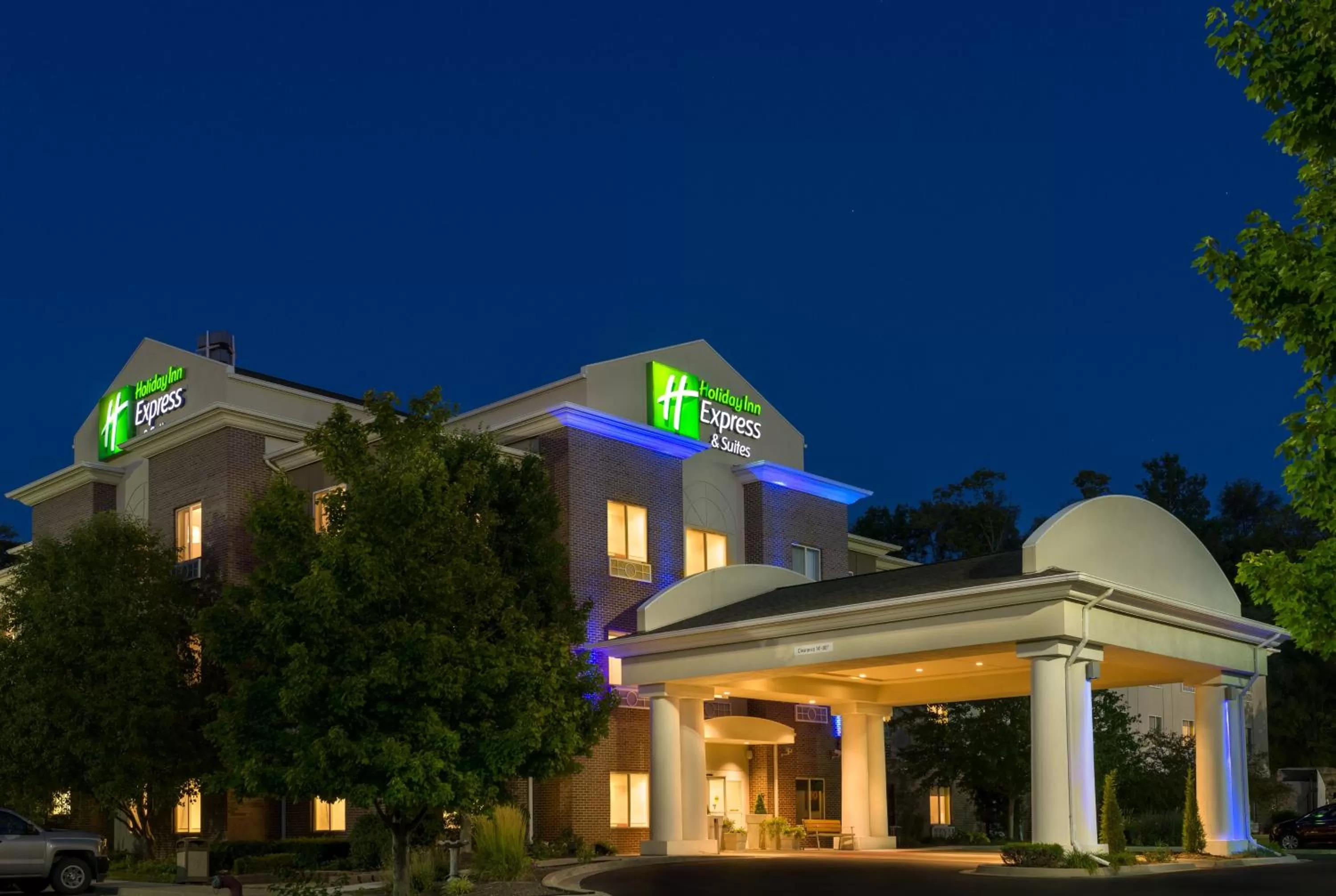 Property building in Holiday Inn Express Independence - Kansas City by IHG