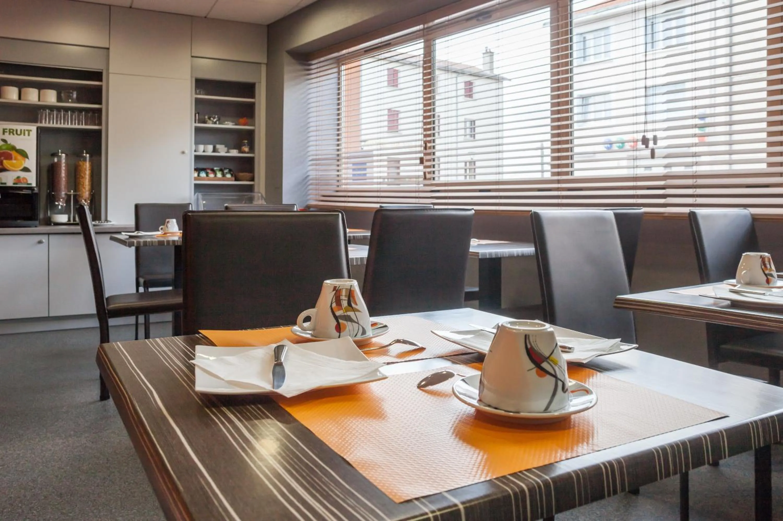 Area and facilities in Logis Hôtel Les Voyageurs