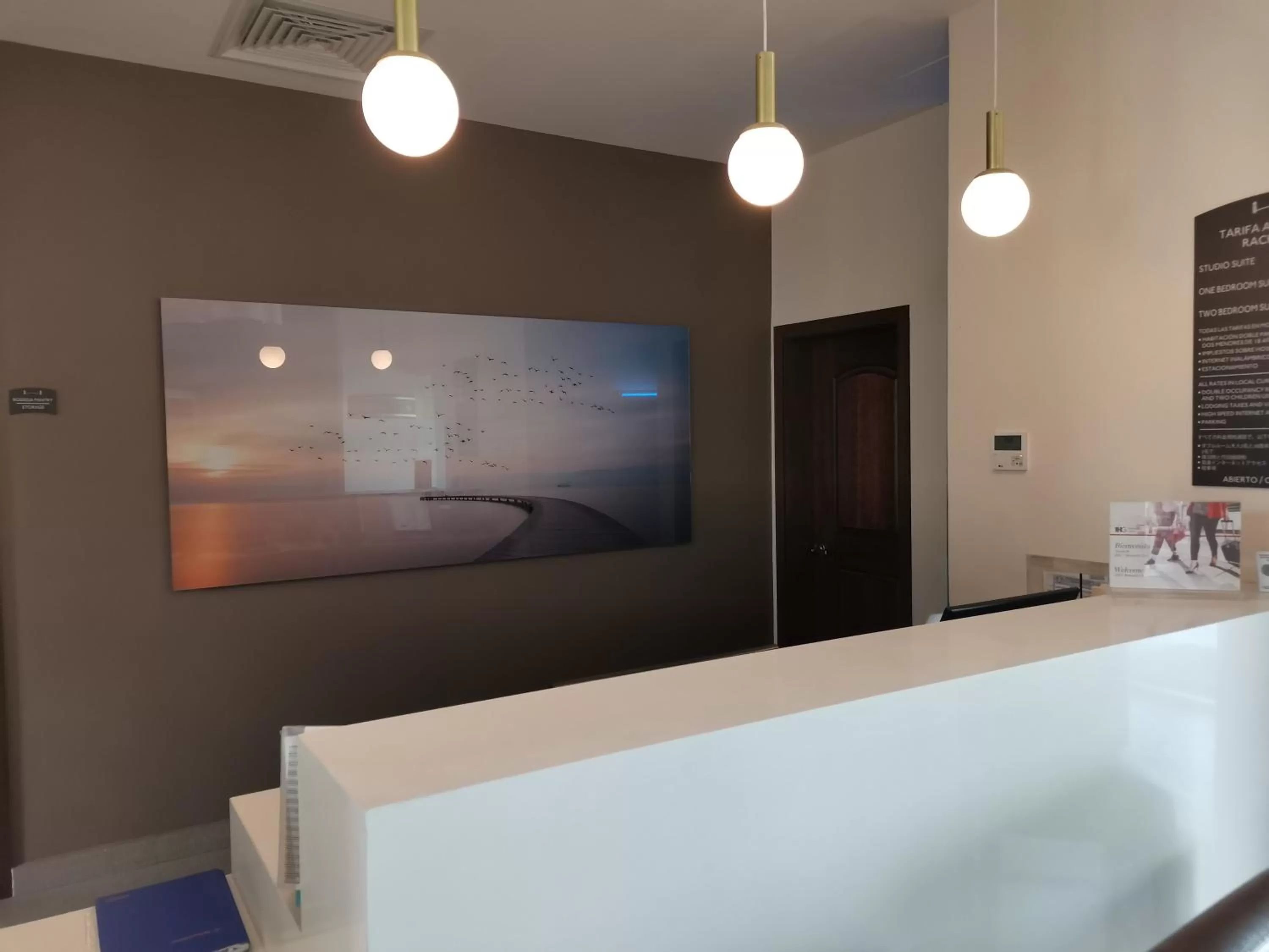 Lobby or reception, TV/Entertainment Center in Staybridge Suites - Irapuato, an IHG Hotel