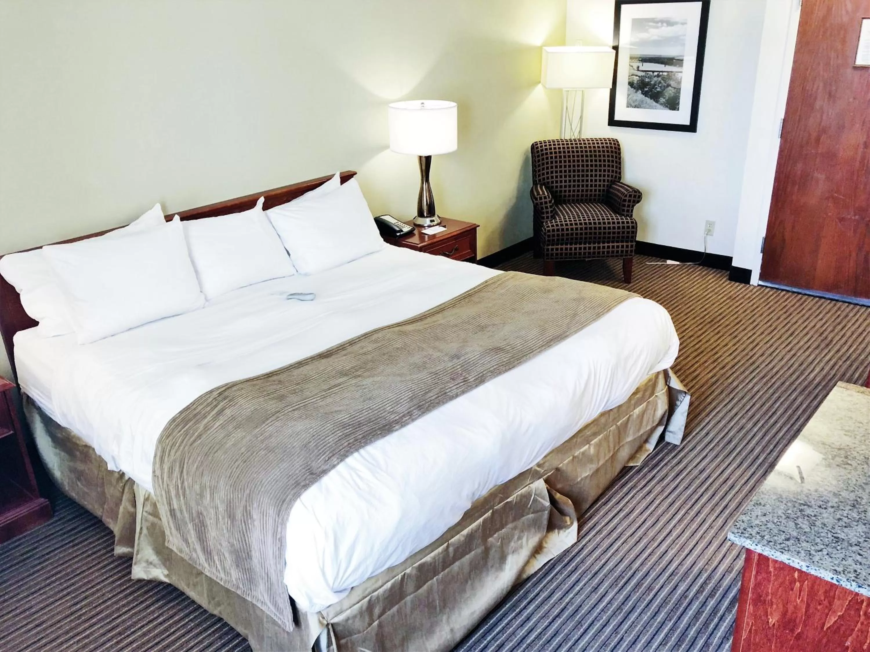 Bedroom, Bed in Radisson Hotel Bismarck