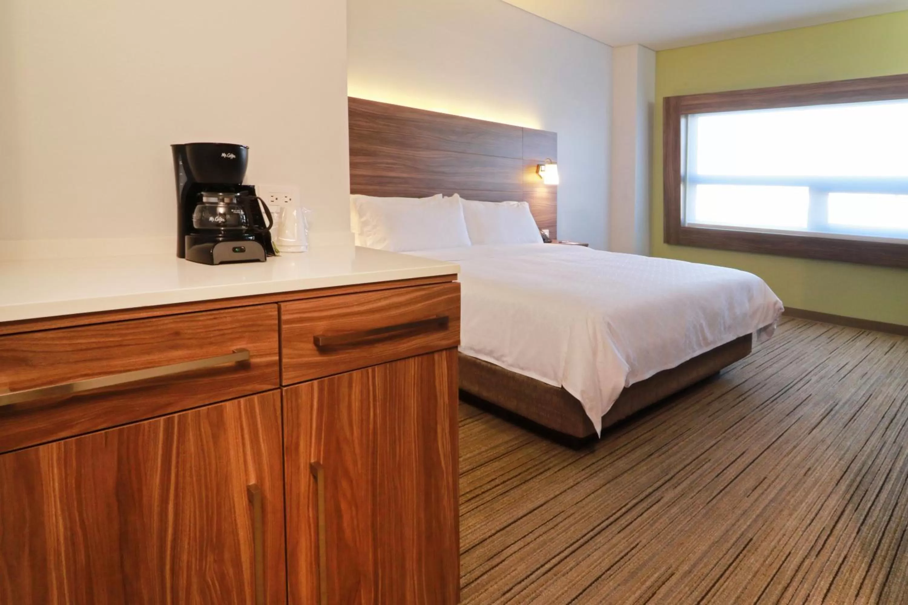 Photo of the whole room, Bed in Holiday Inn Express & Suites - Ensenada Centro by IHG