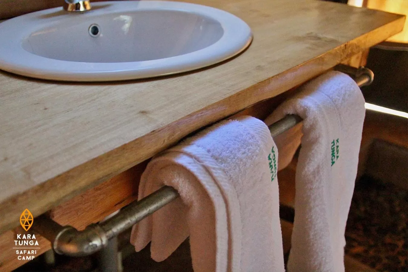 Bathroom in Kara-Tunga Safari Camp