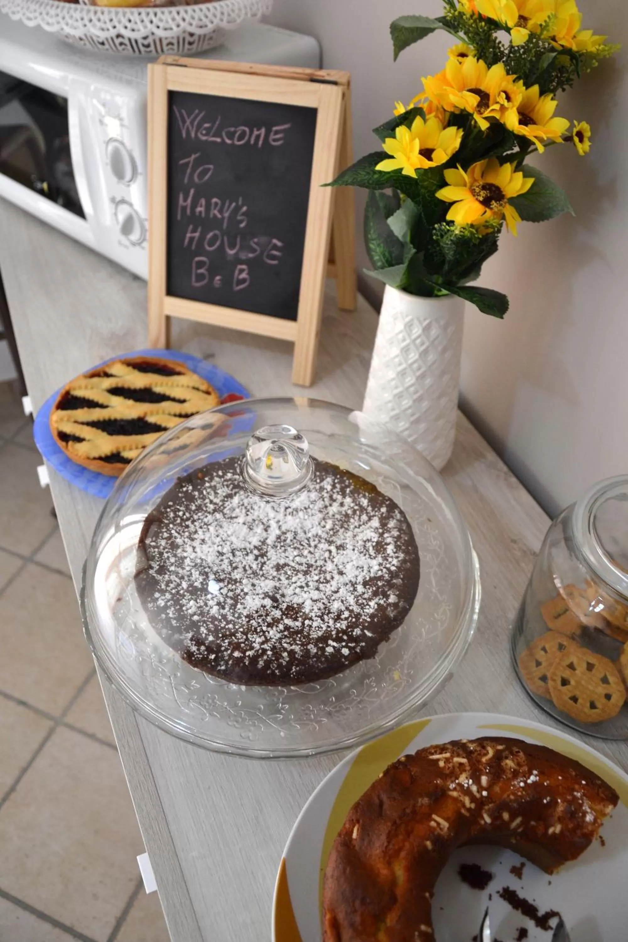 Kitchen or kitchenette in Mary's house
