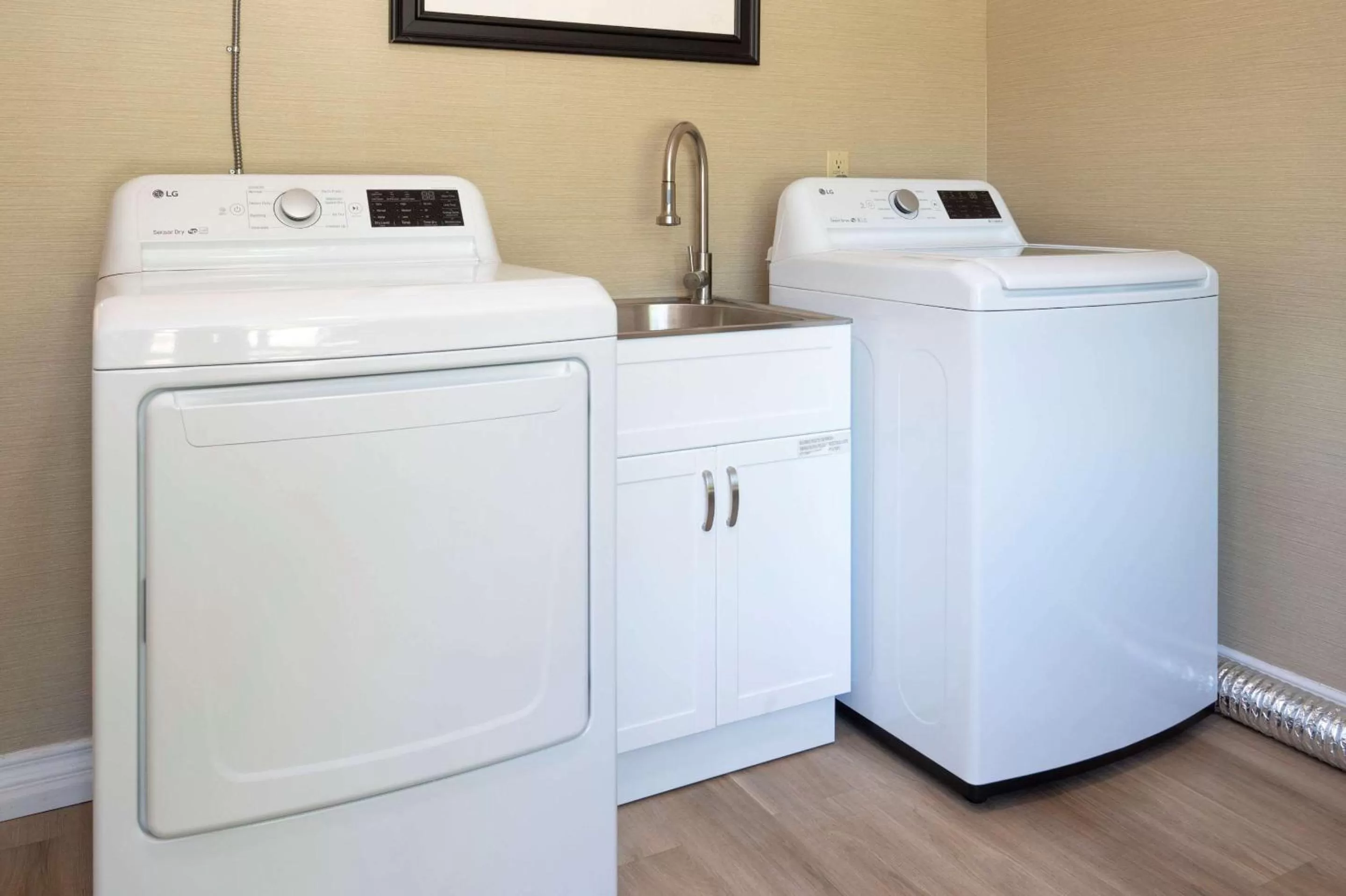 laundry in Comfort Inn Lakeshore