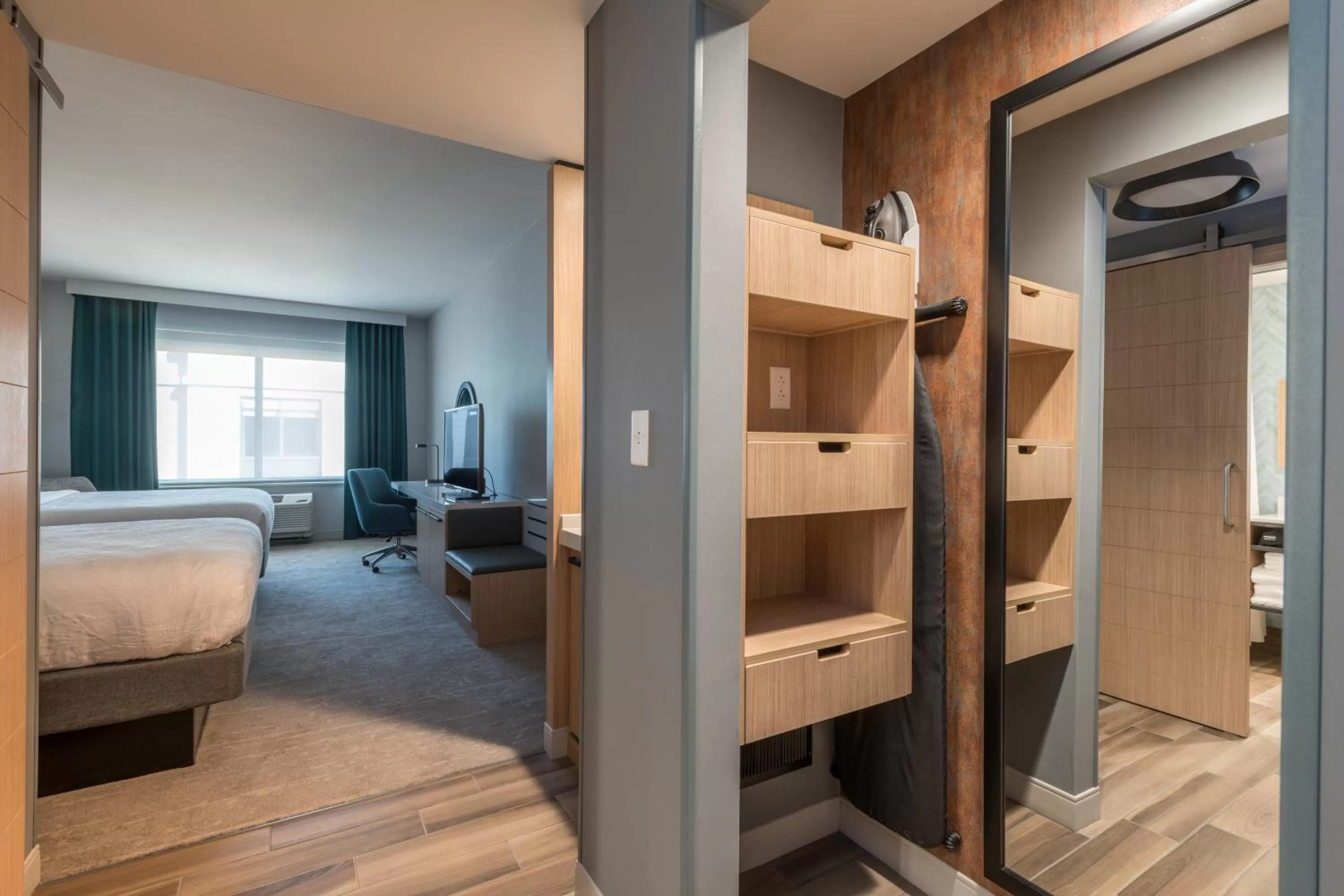 Other, Bed in Hilton Garden Inn Boston Canton, Ma