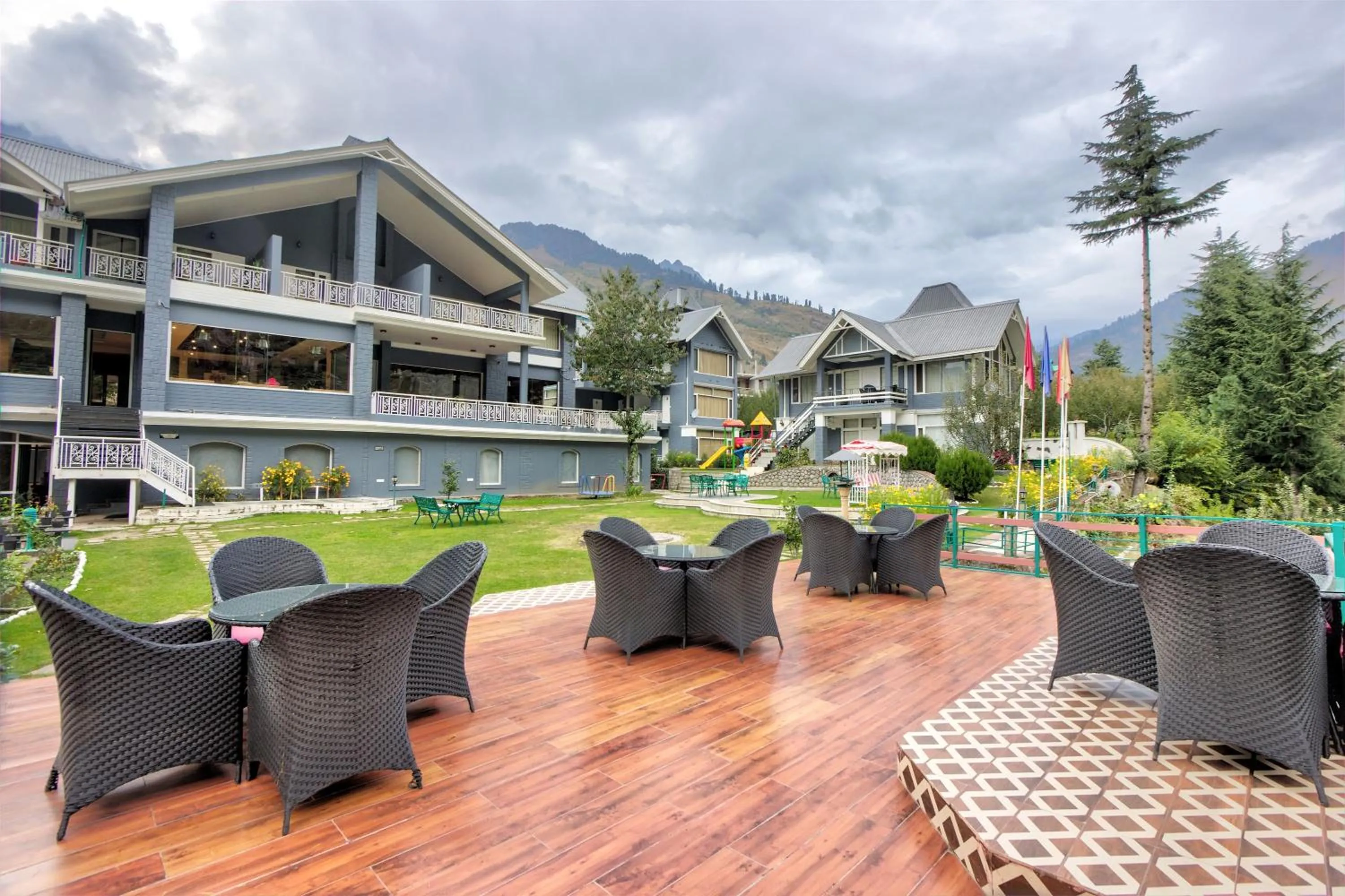 Patio in The Highland Park - A Truly River side Resort