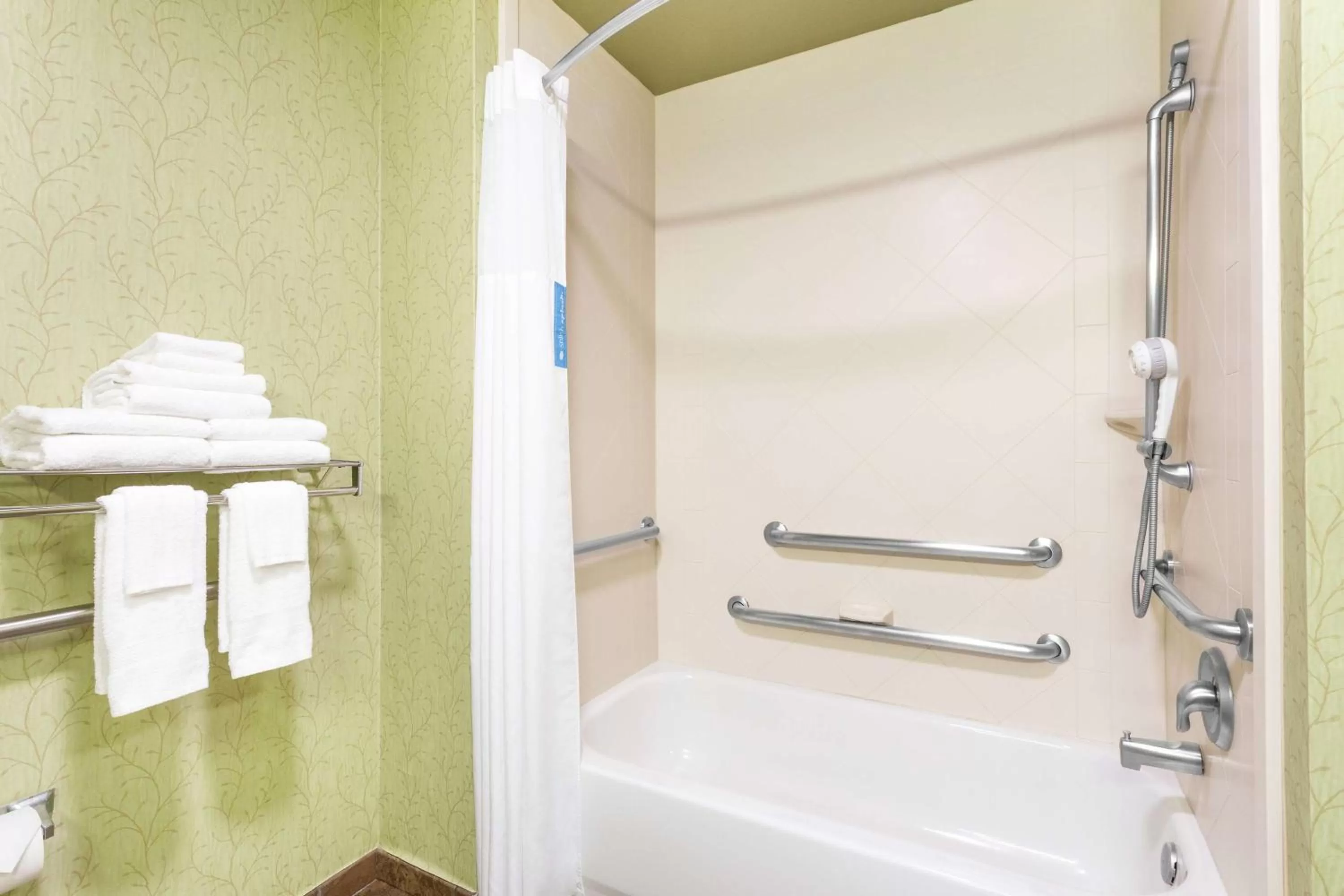 Bathroom in Hampton Inn West Palm Beach-Lake Worth-Turnpike