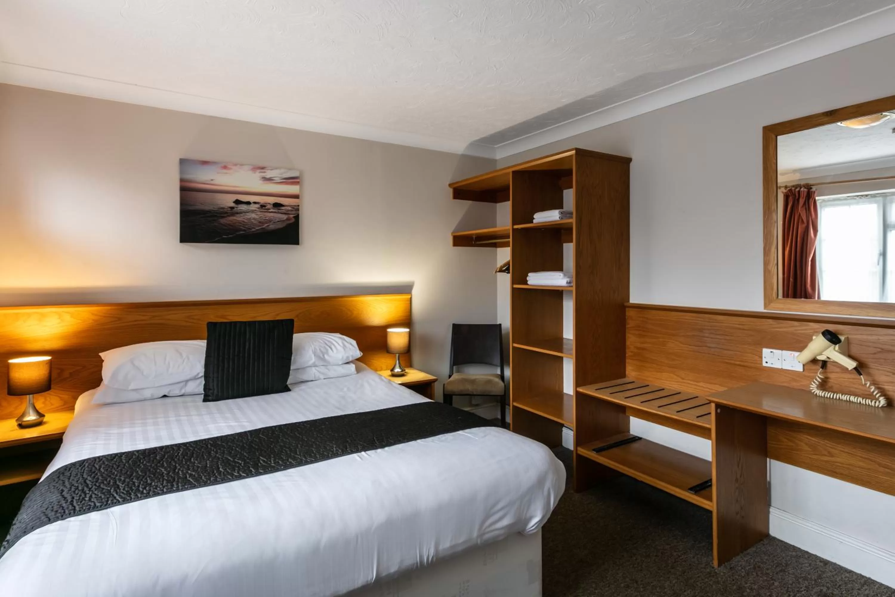 Bedroom, Bed in Roydon Marina Village Hotel