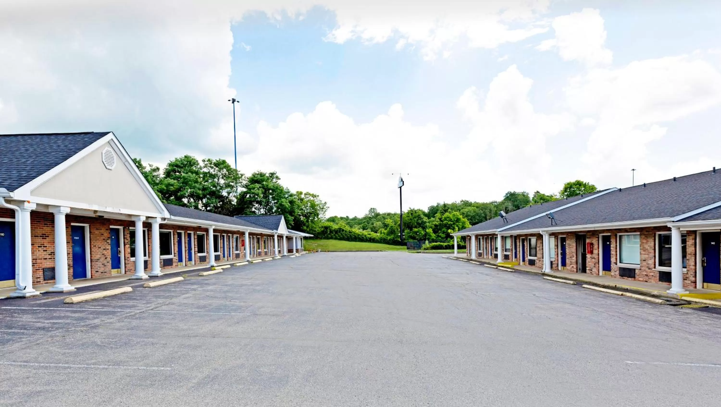 Property building in Sunrise Inn Williamstown