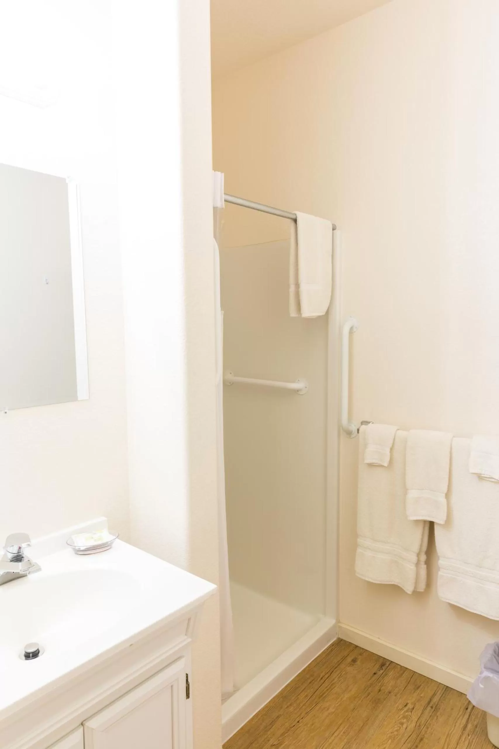 Bathroom in Hotel Cathlamet