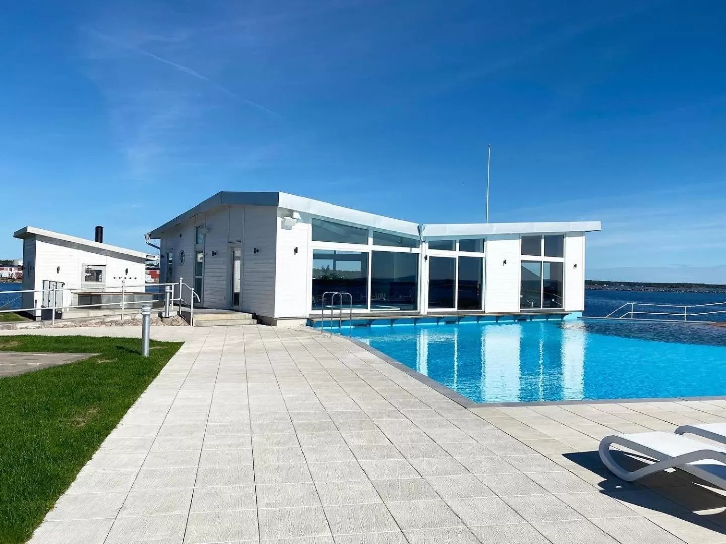 Swimming pool in Best Western Hotel Corallen