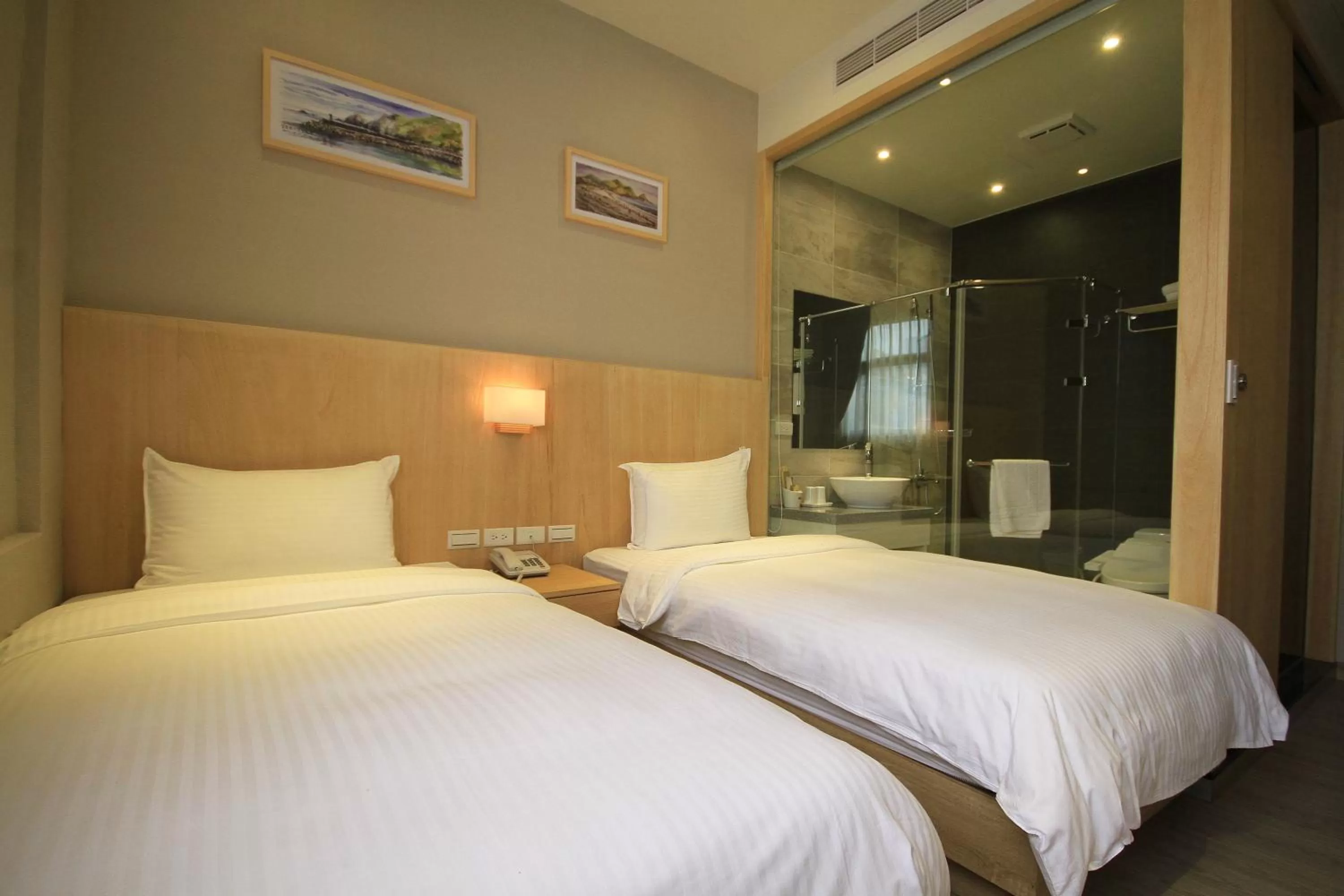 Photo of the whole room, Bed in Hangkhau Hotel