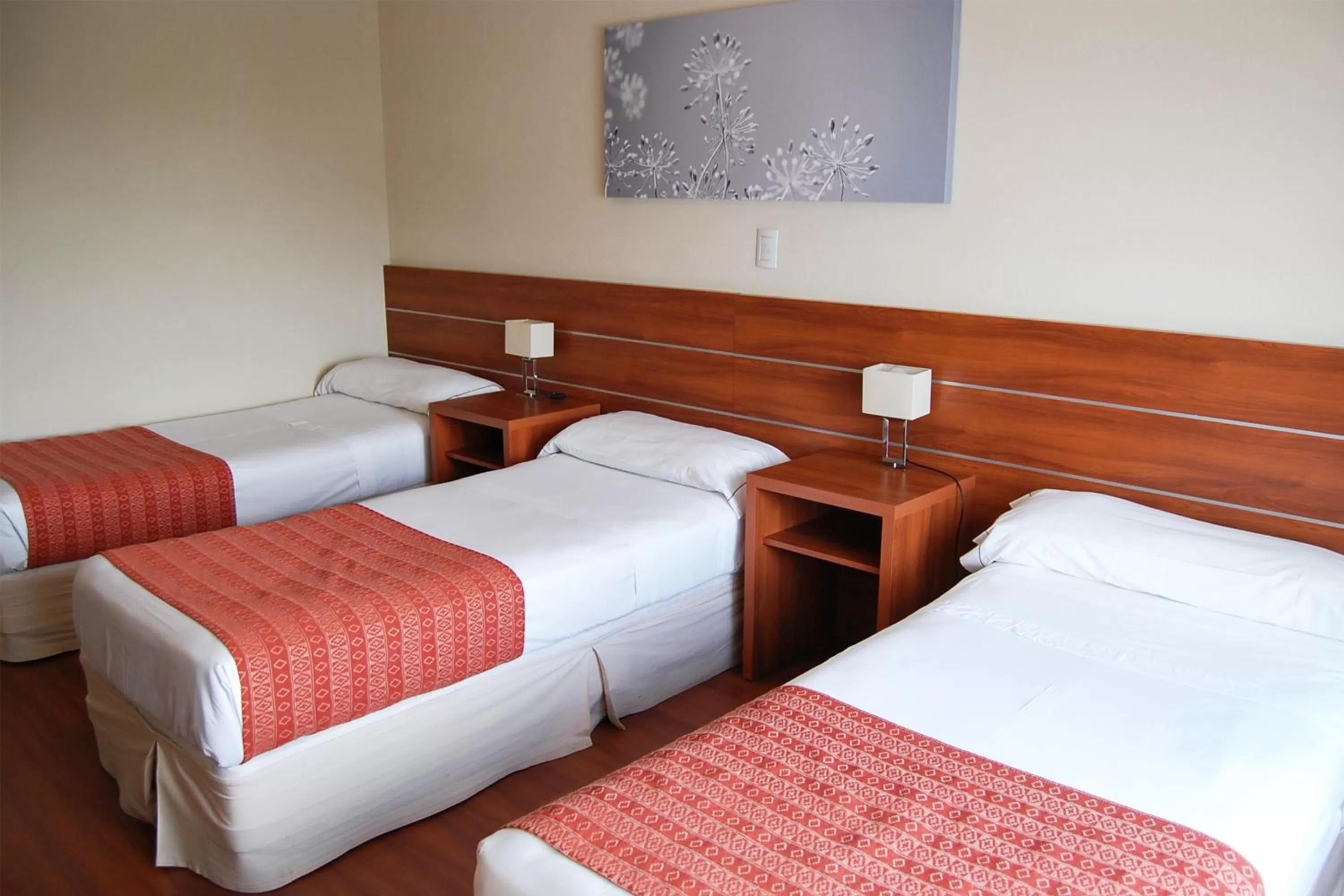 Property building, Bed in Quorum Córdoba Hotel, Resort Urbano