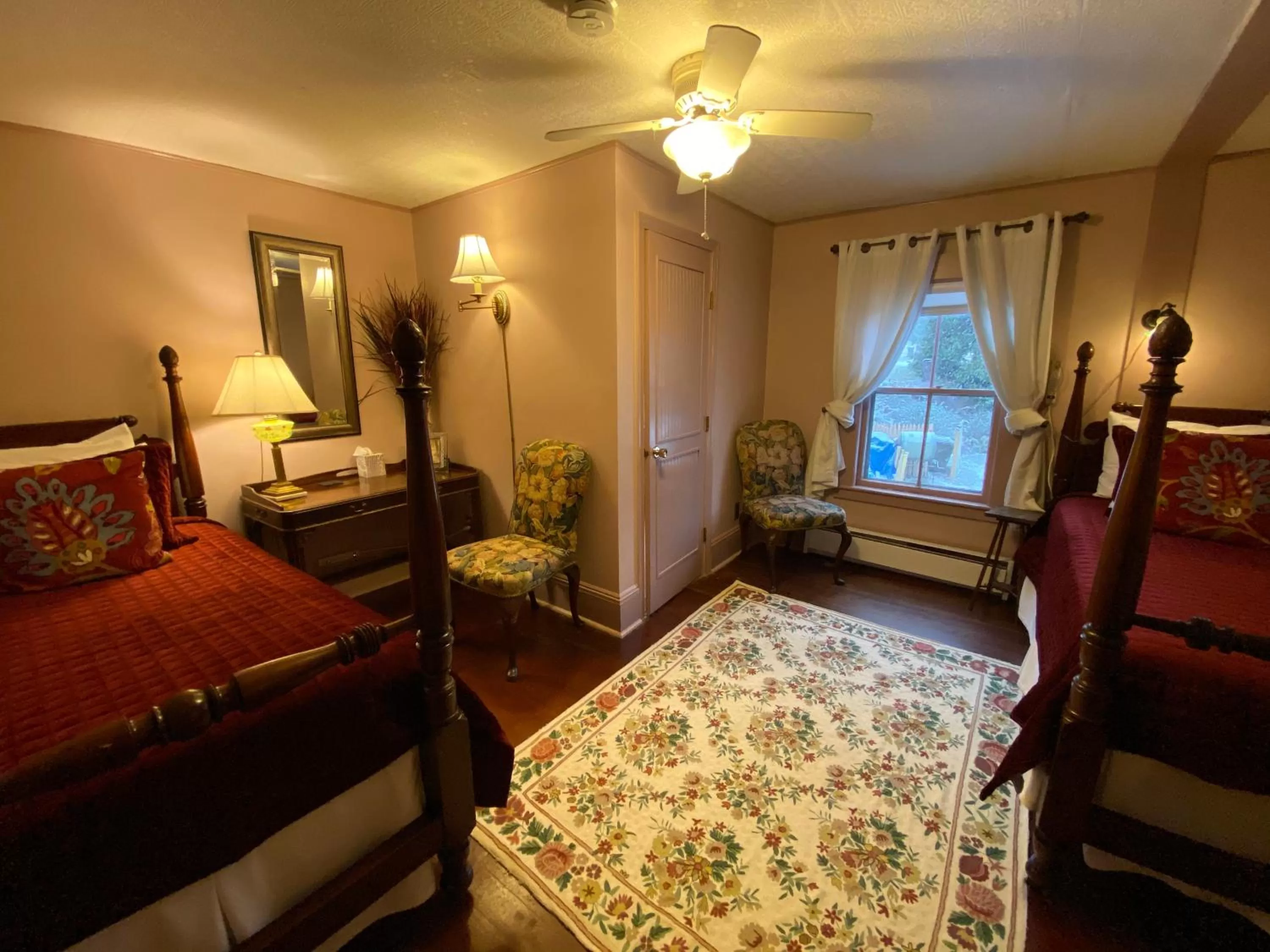 Bed in Follansbee Inn