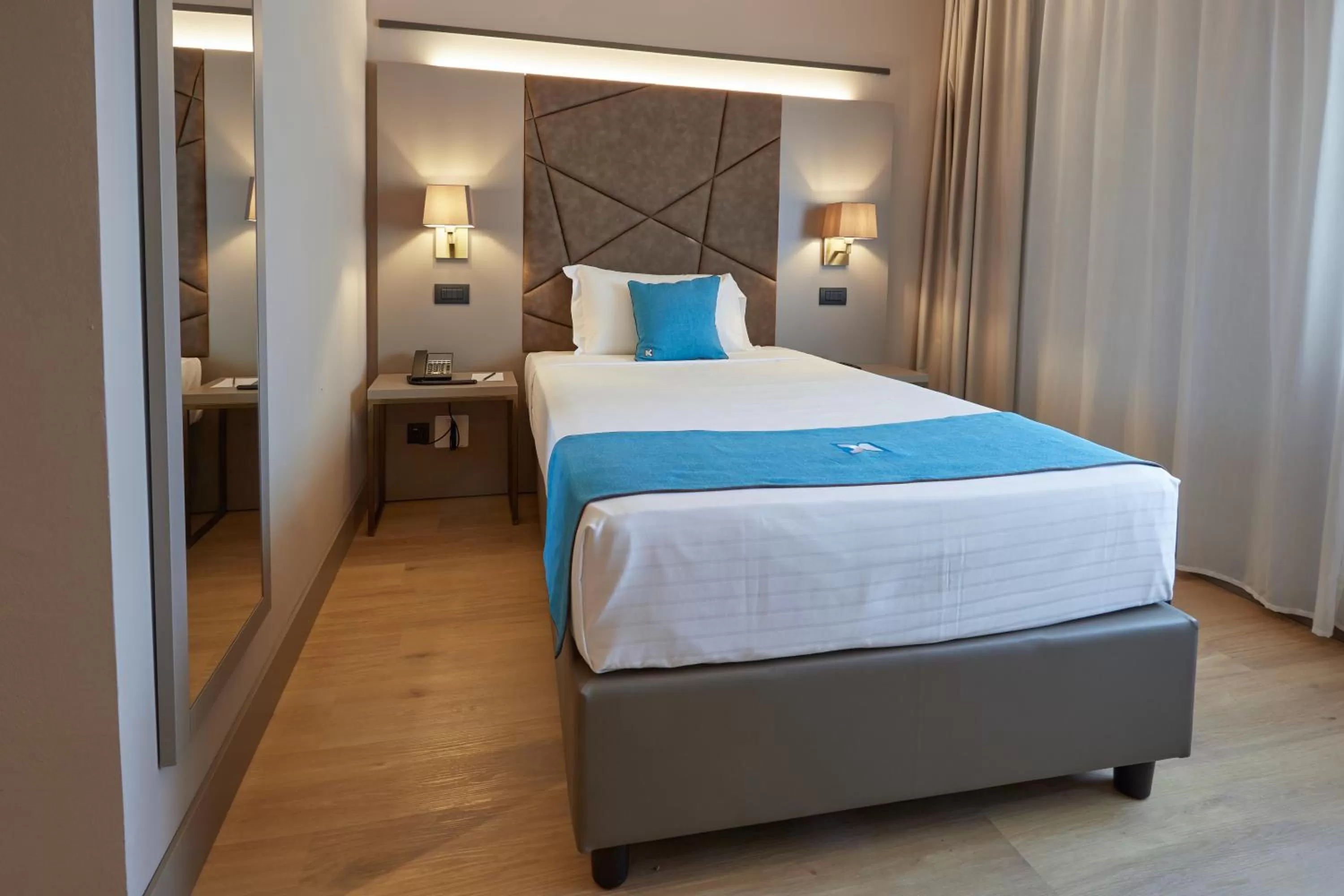 Bedroom, Bed in DC HOTEL INTERNATIONAL