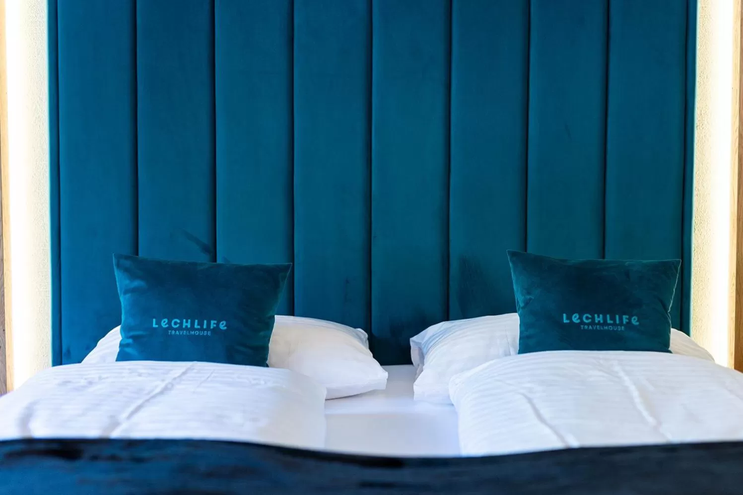 Photo of the whole room, Bed in Wellness Aparthotel "Lechlife" incl Pool - 400m zum LIFT