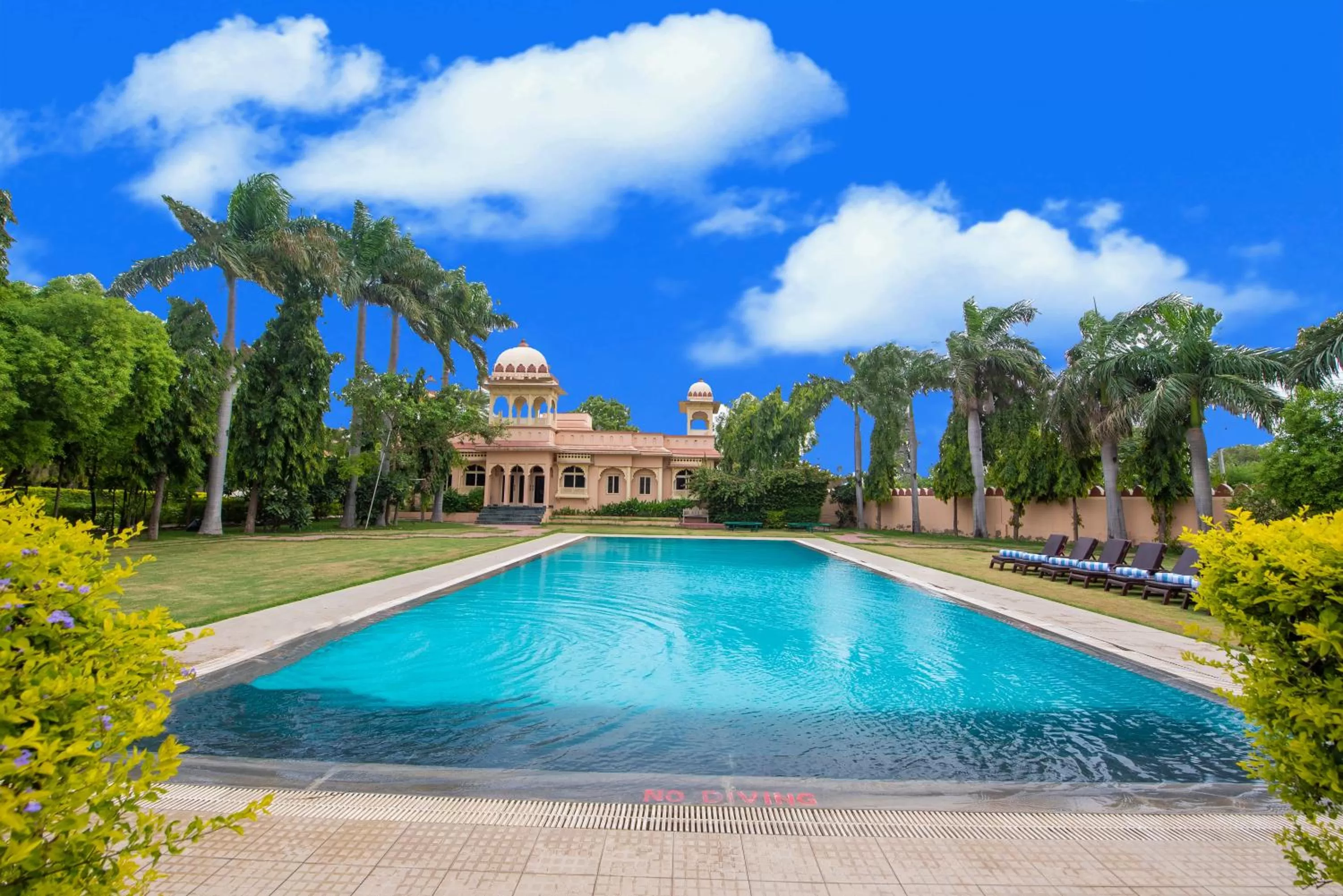 Swimming pool in jüSTa Rajputana Resort & Convention Centre, Udaipur