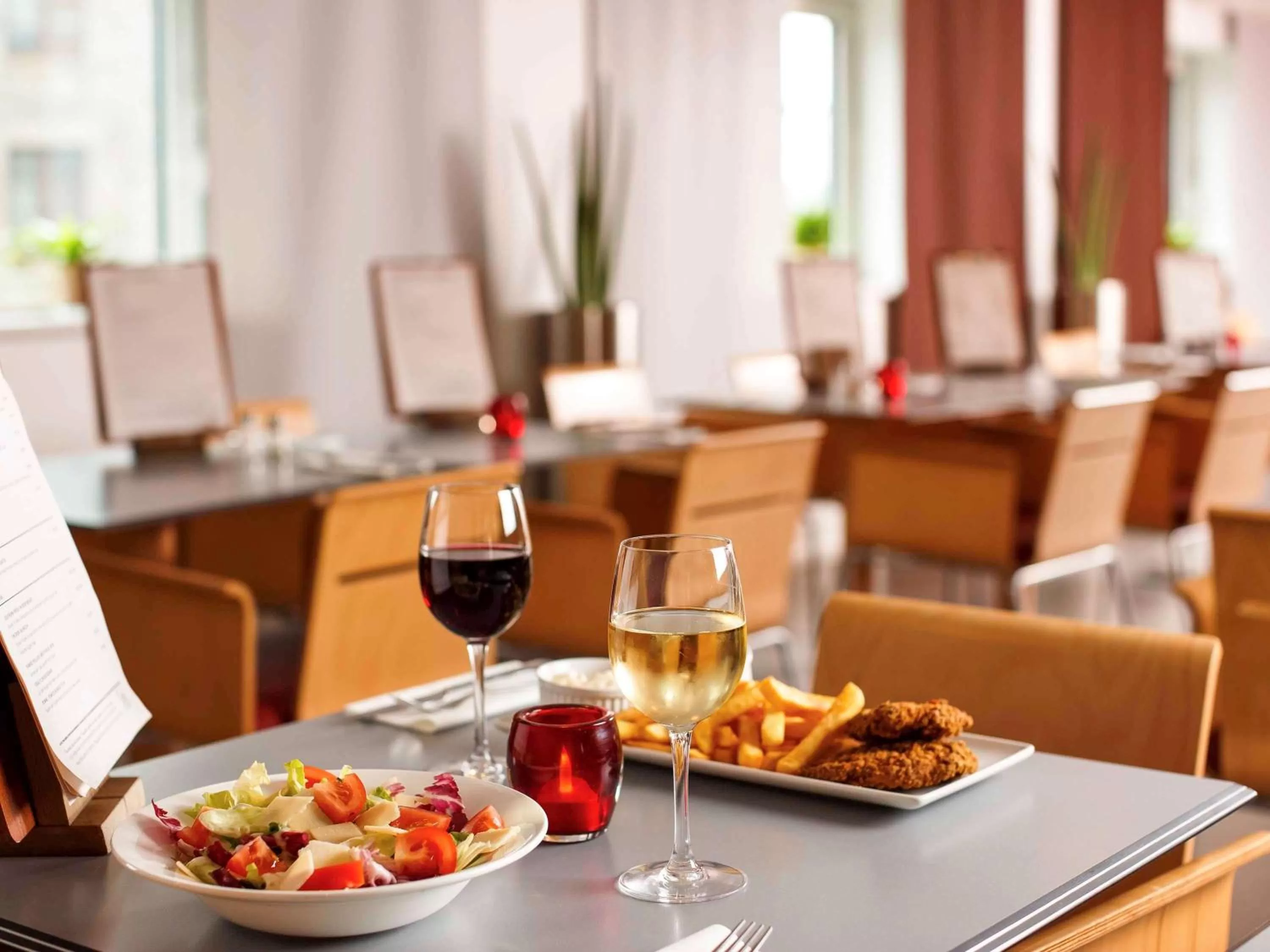 Restaurant/places to eat in ibis Aberdeen Centre – Quayside