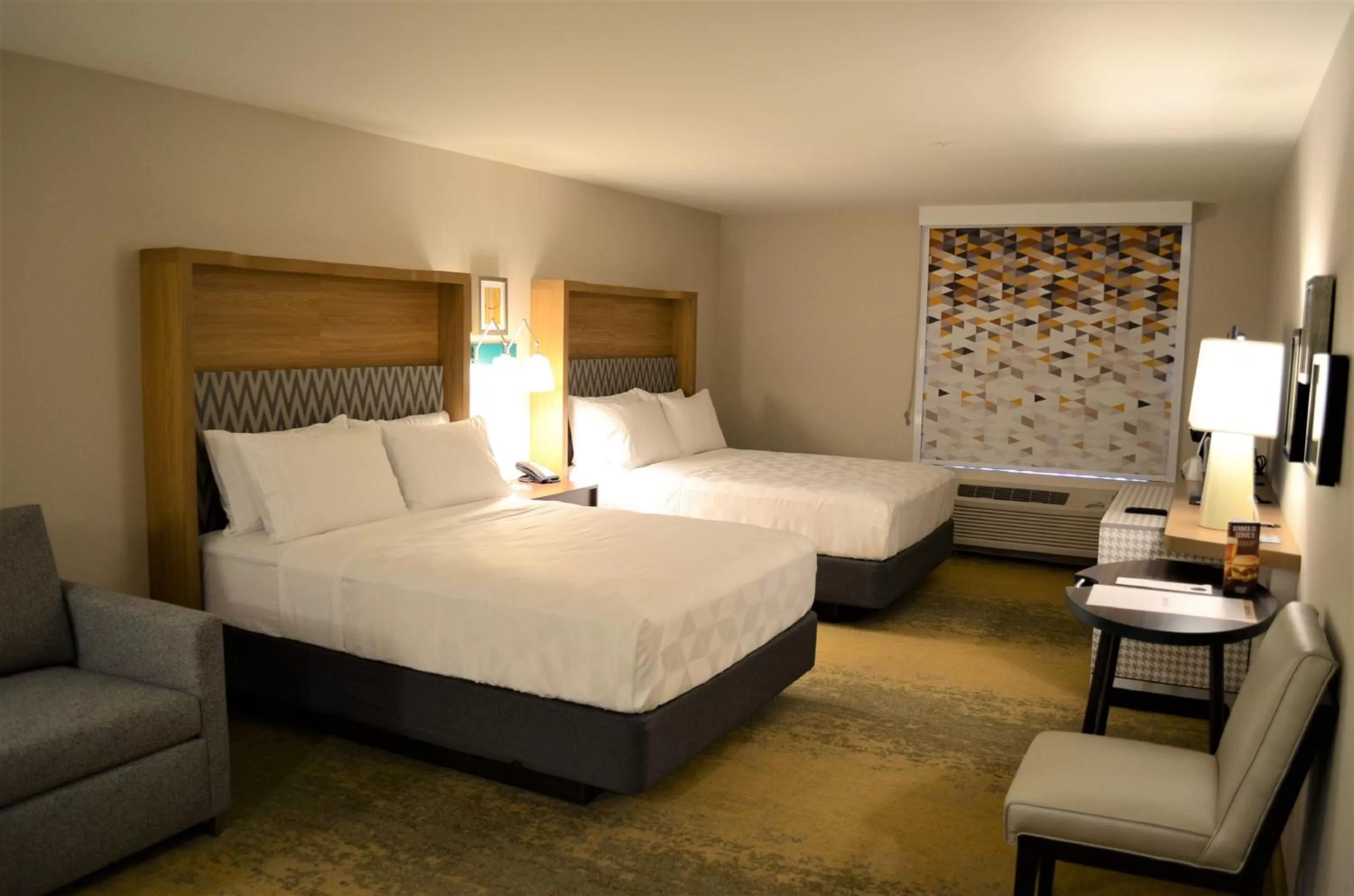 Photo of the whole room, Bed in Holiday Inn Edmonton South - Evario Events by IHG