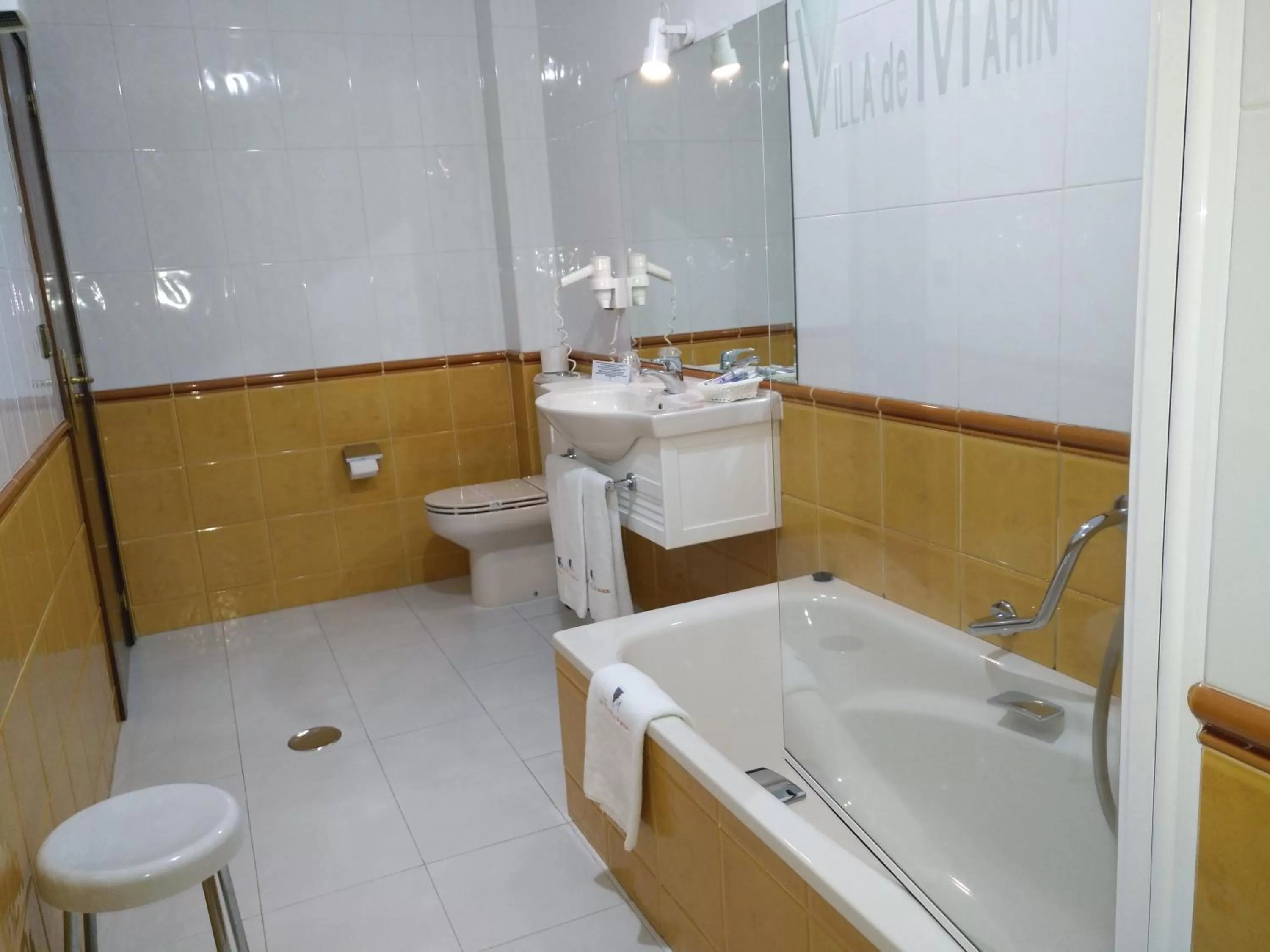 Bathroom in Hotel Villa de Marin