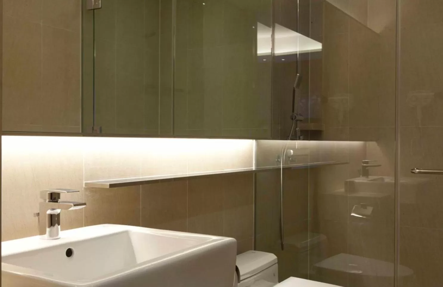Shower in Days Hotel by Wyndham Seoul Myeongdong