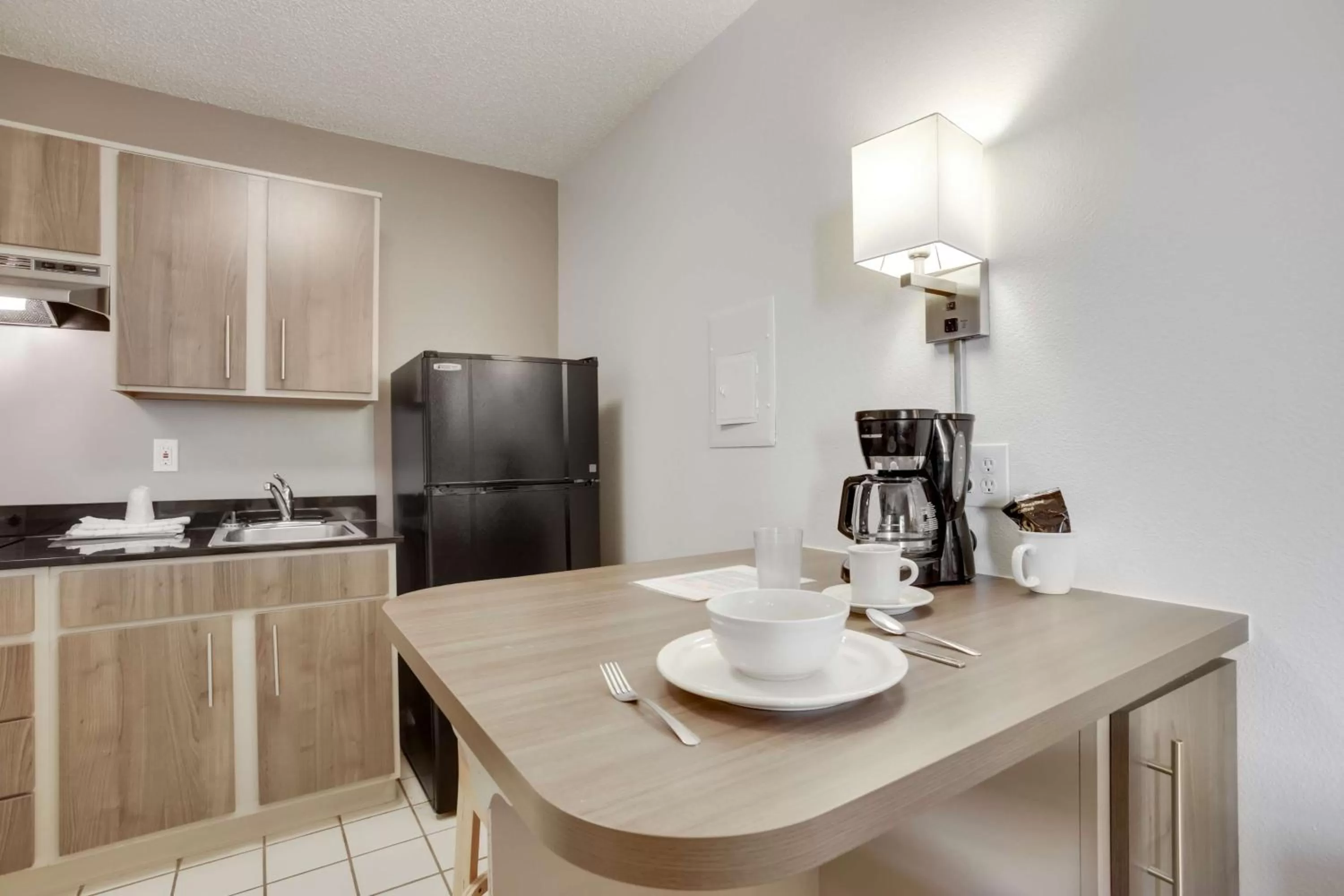 Kitchen or kitchenette in Studio 6-Stafford, TX - Houston - Sugarland