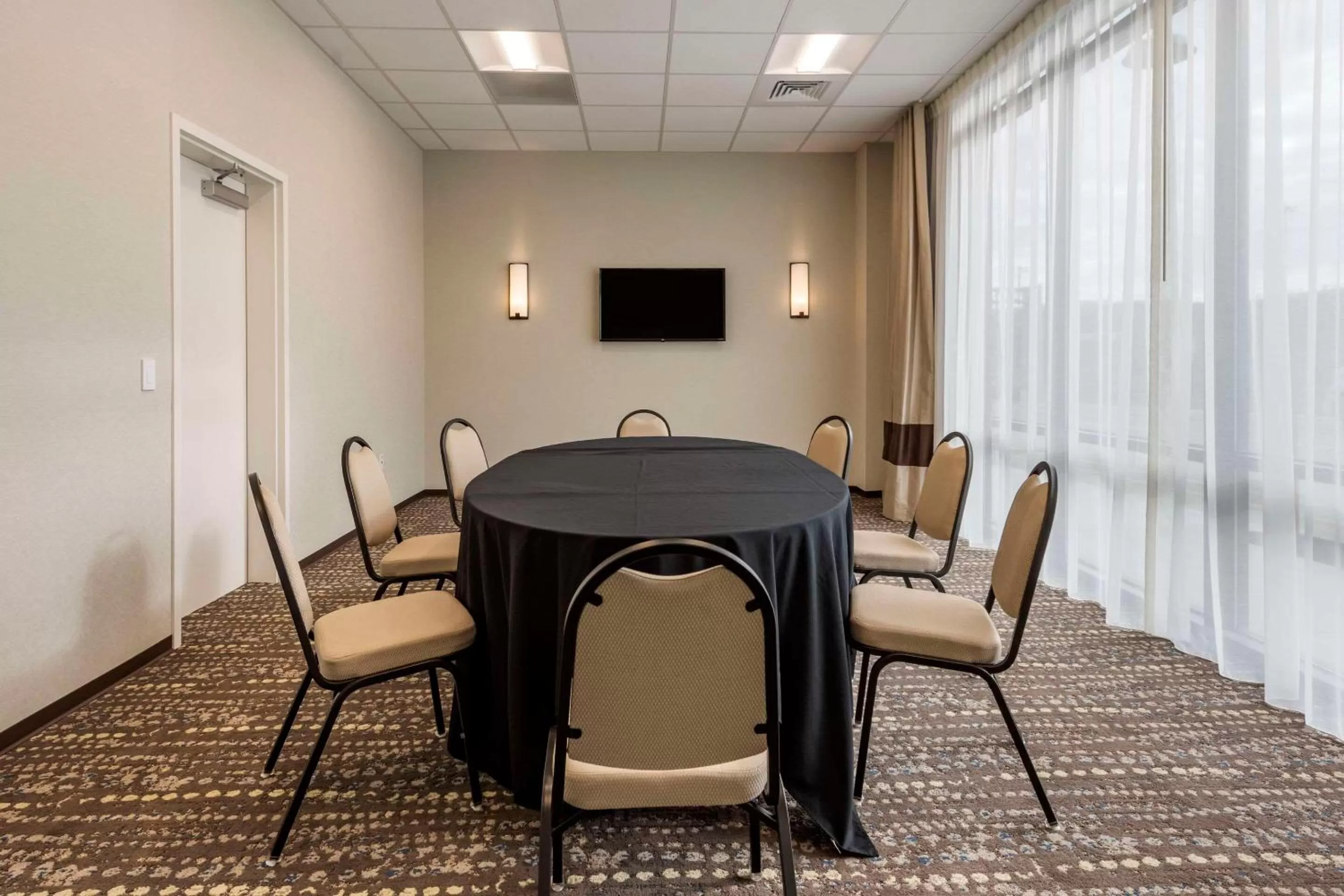 Meeting/conference room in Comfort Inn & Suites Pittsburgh-Northshore