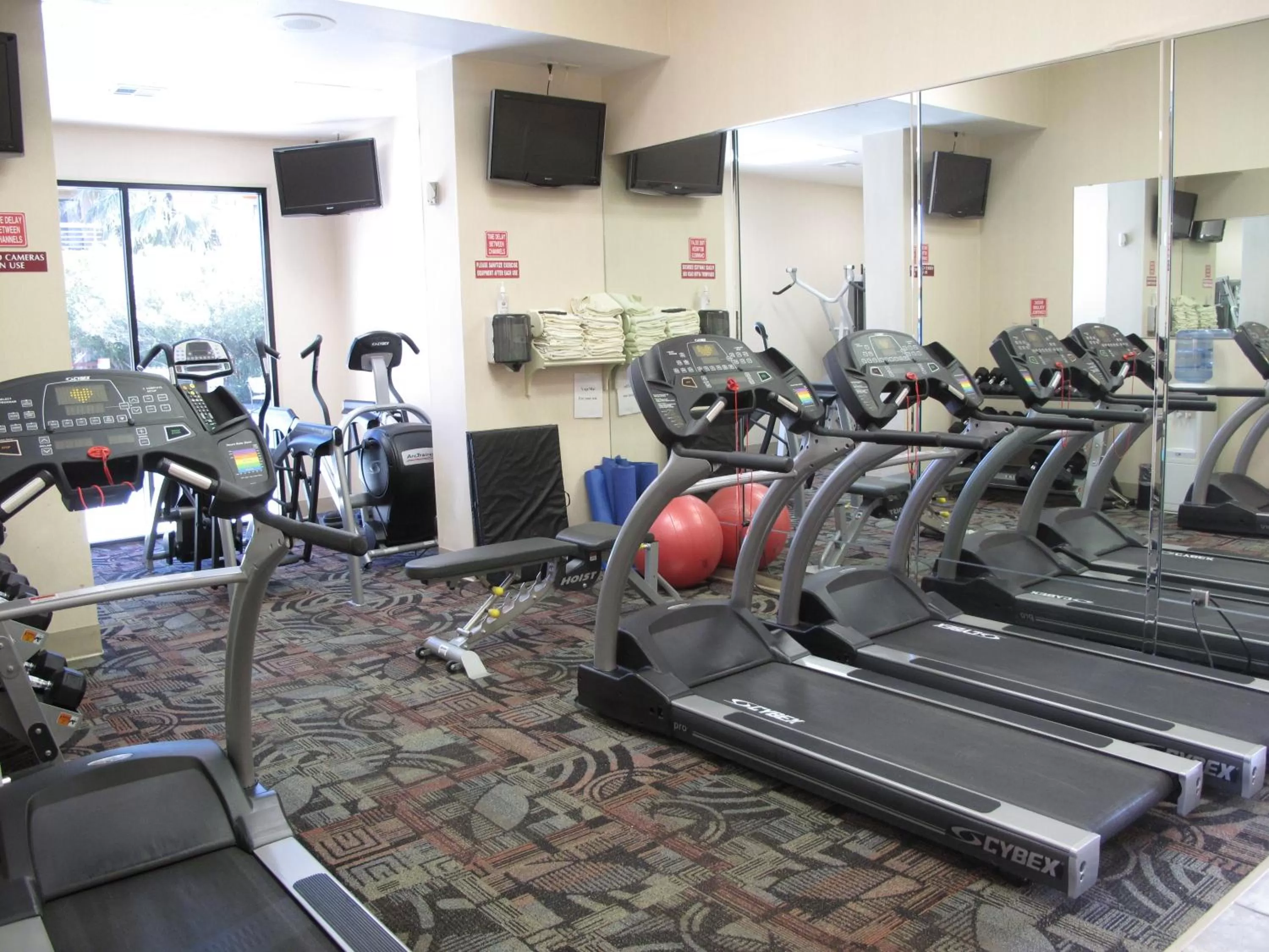 Fitness centre/facilities in Wyndham El Paso Airport and Water Park
