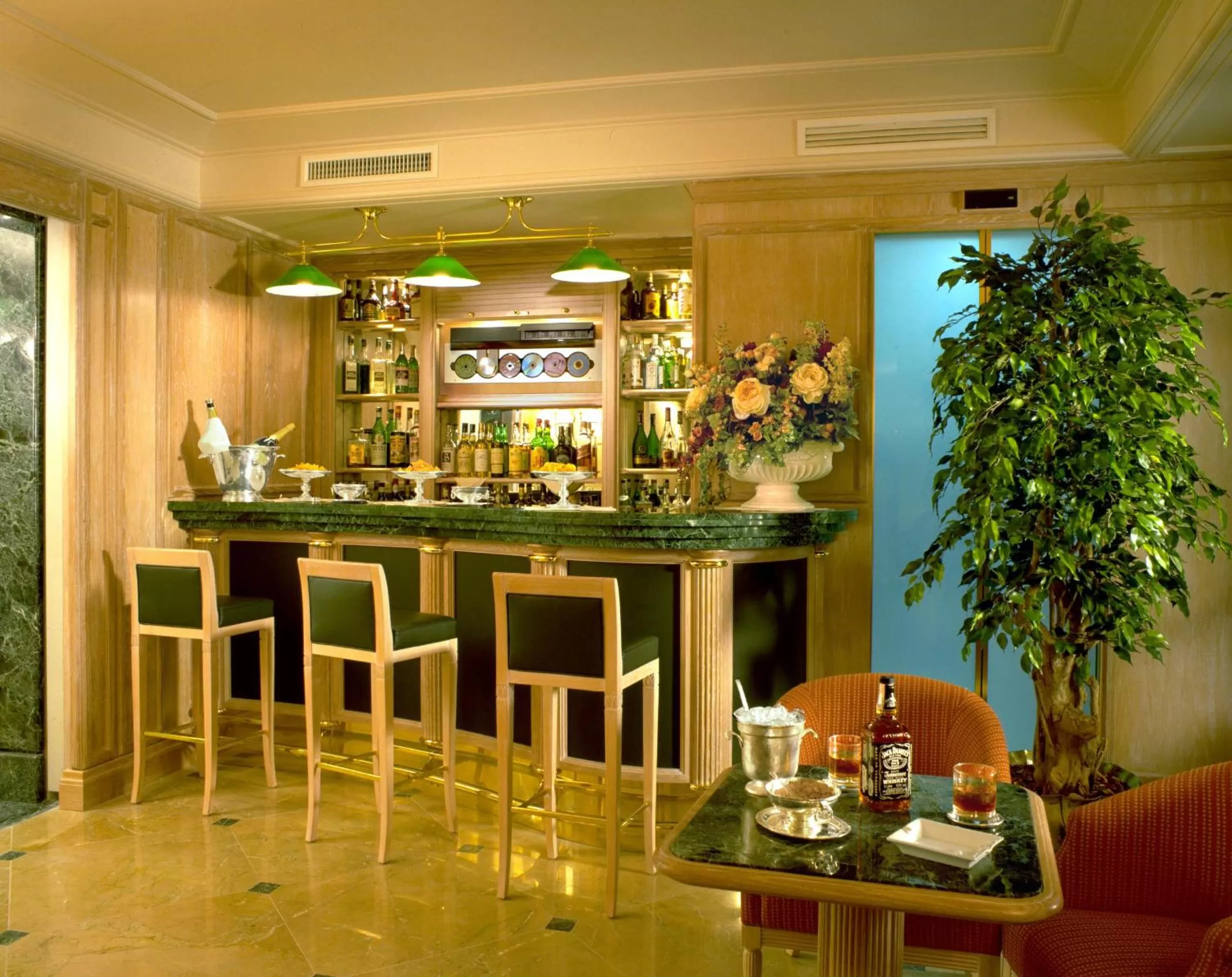 Restaurant/places to eat in Hotel Capitol Milano