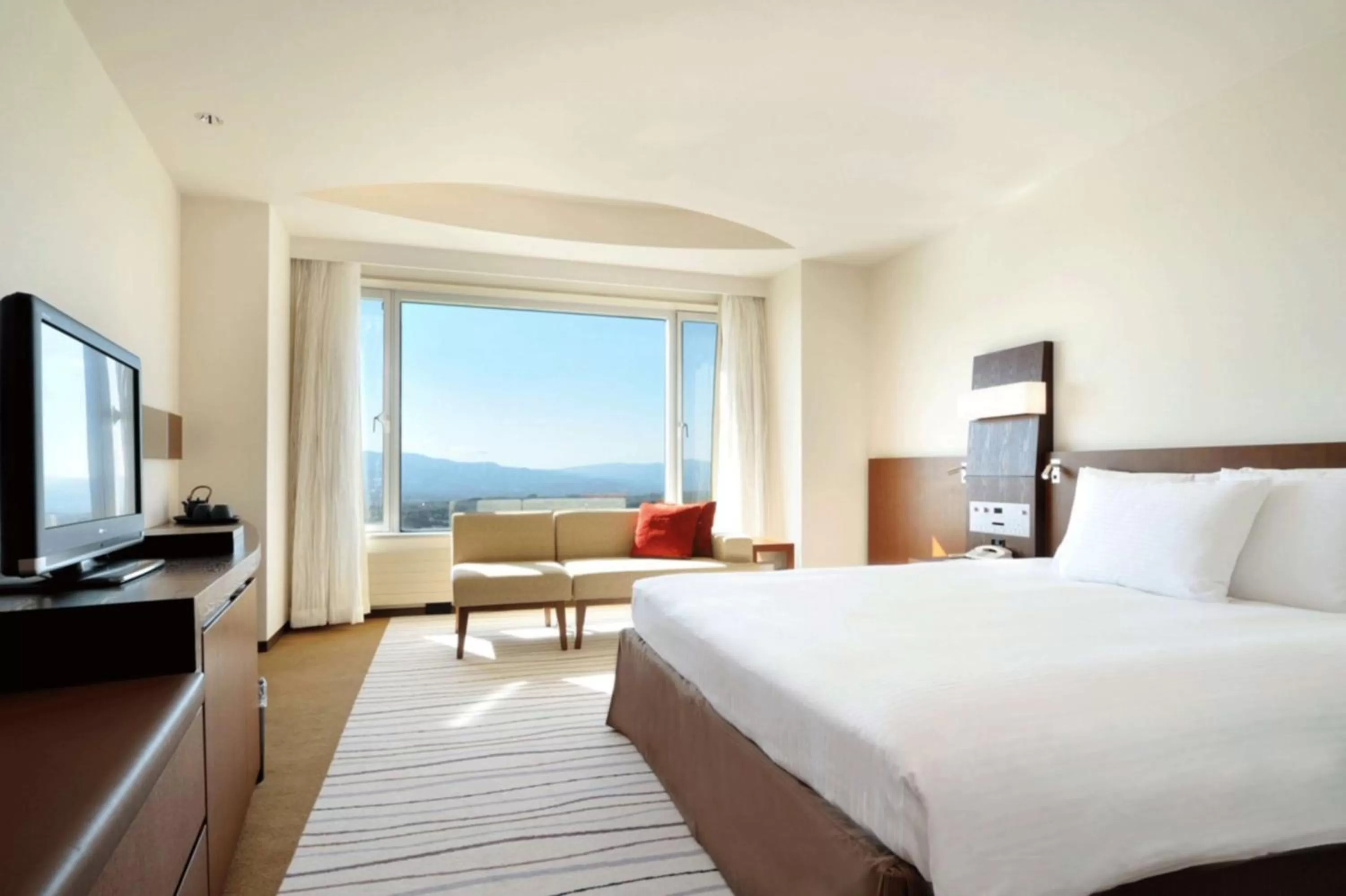 Bedroom, Bed in Hilton Niseko Village