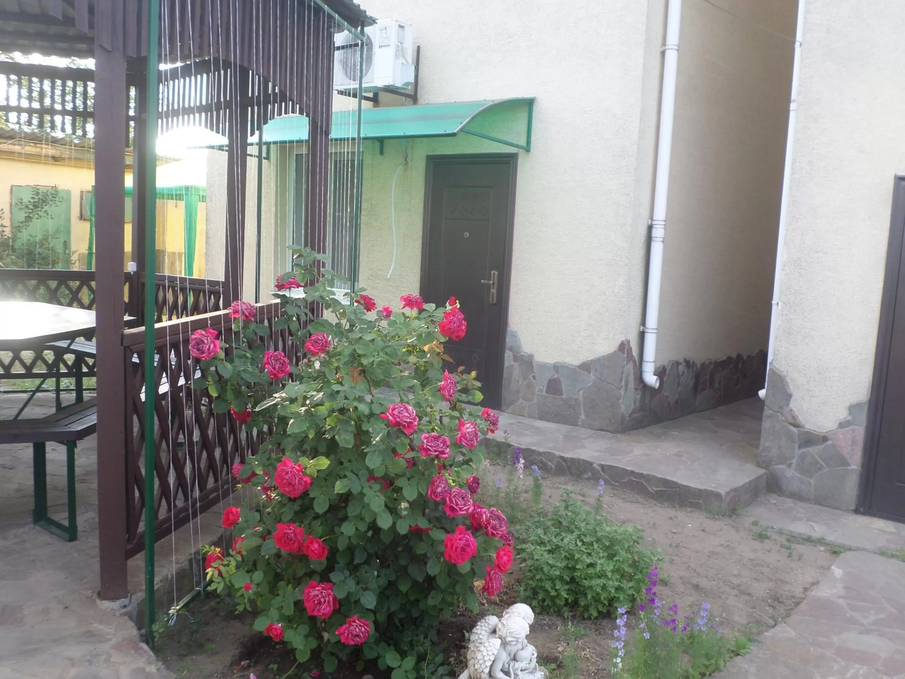 Facade/entrance in Zolotoy Bereg Hotel