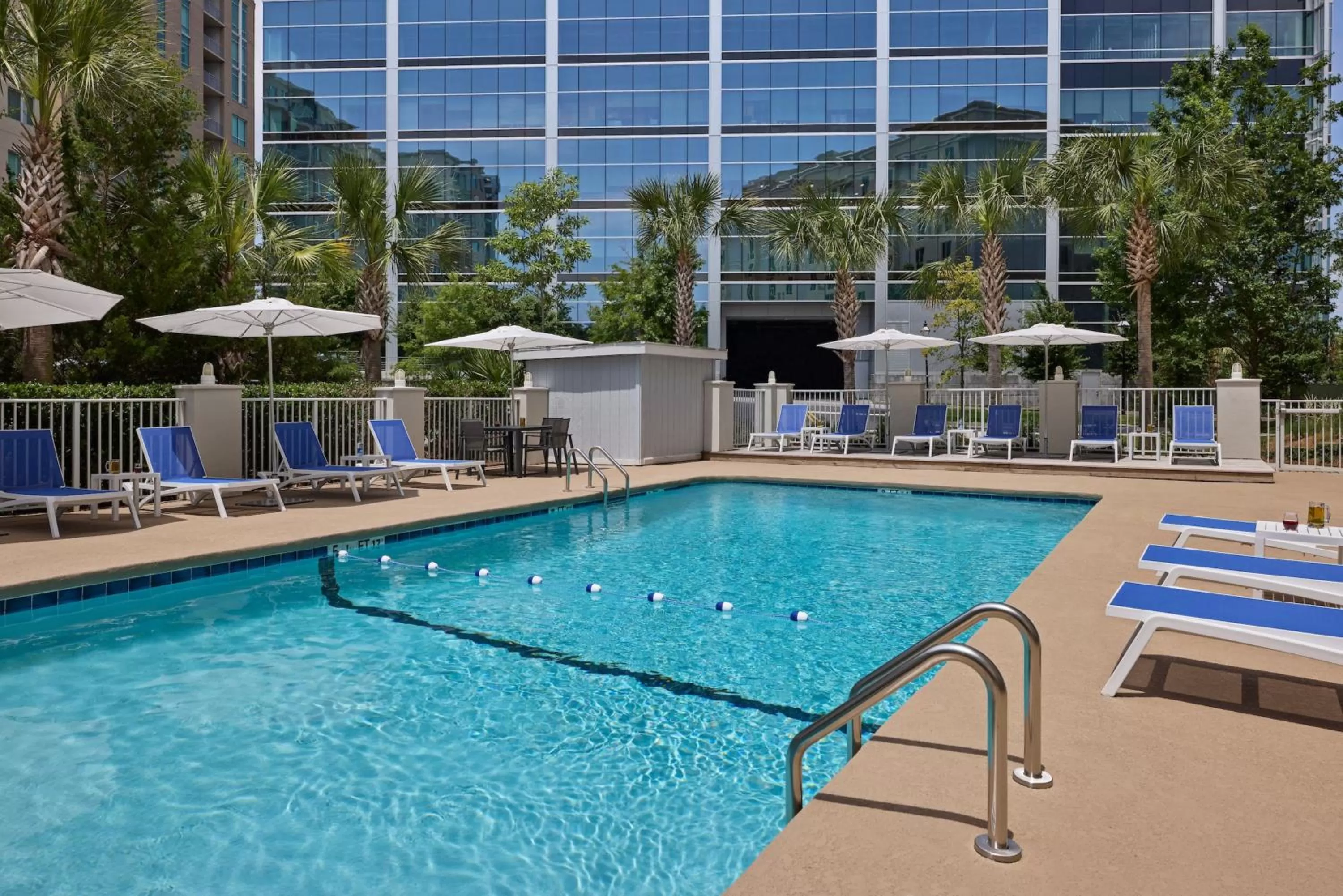 Swimming pool in Holiday Inn Express & Suites Charleston DWTN -Westedge by IHG