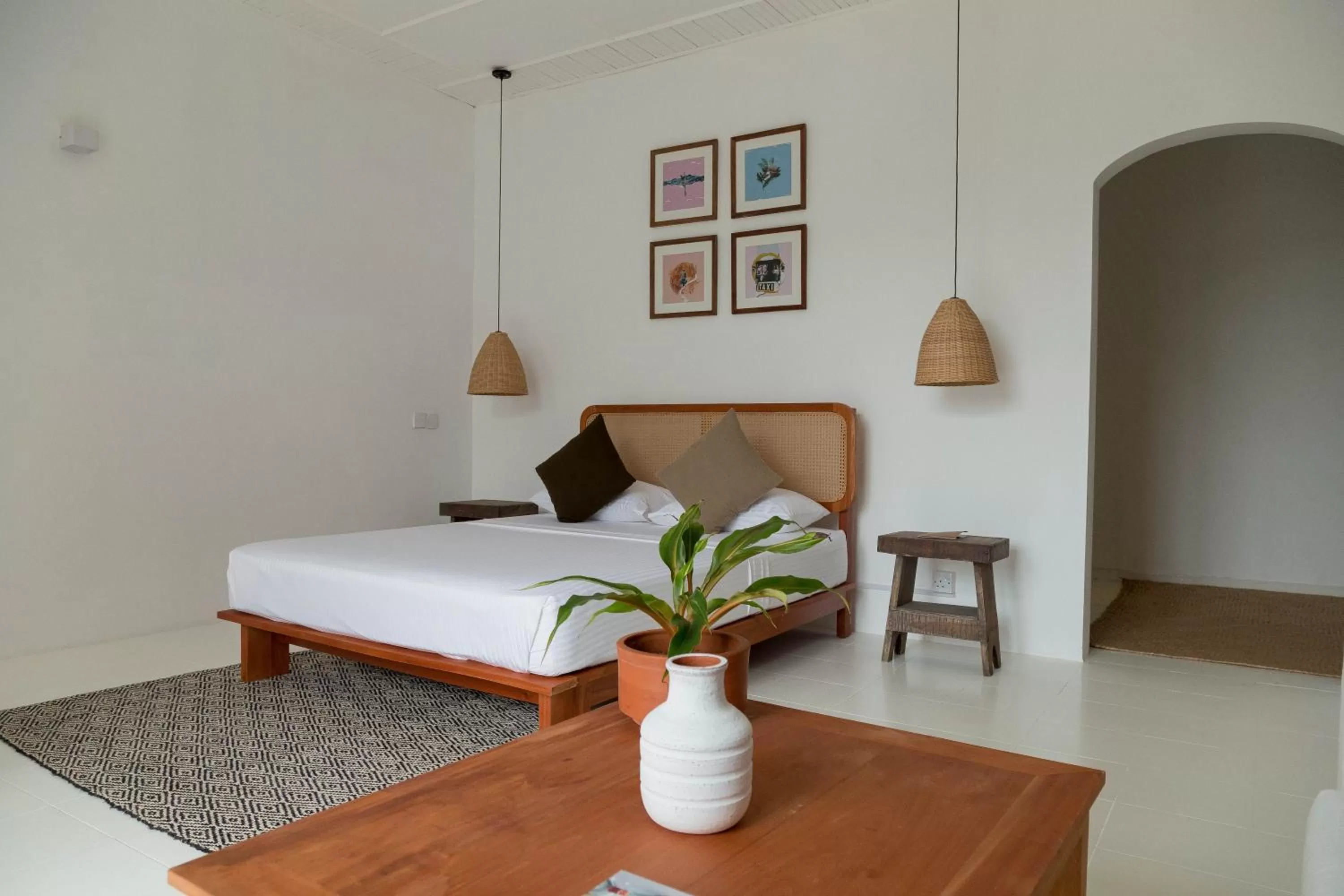 Seating area, Bed in Srilax