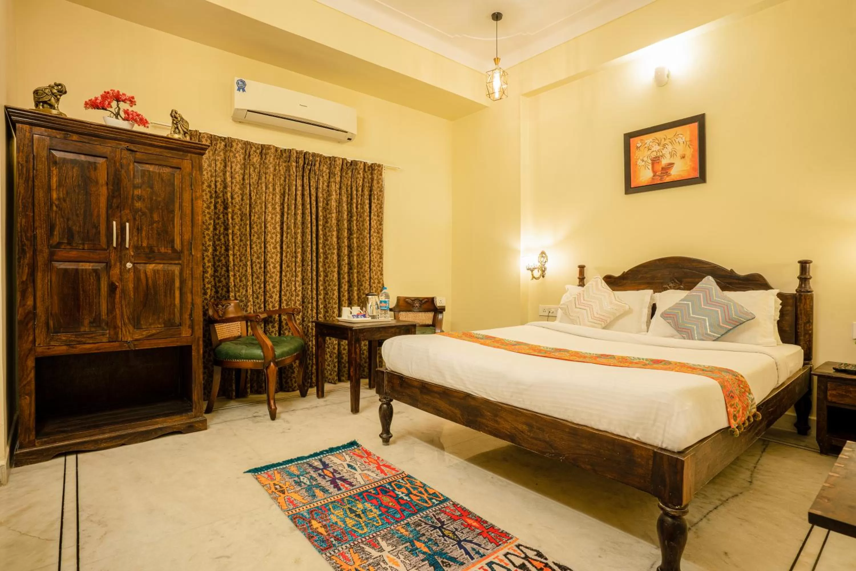 Bed in Tripli Hotels Shiv Villas