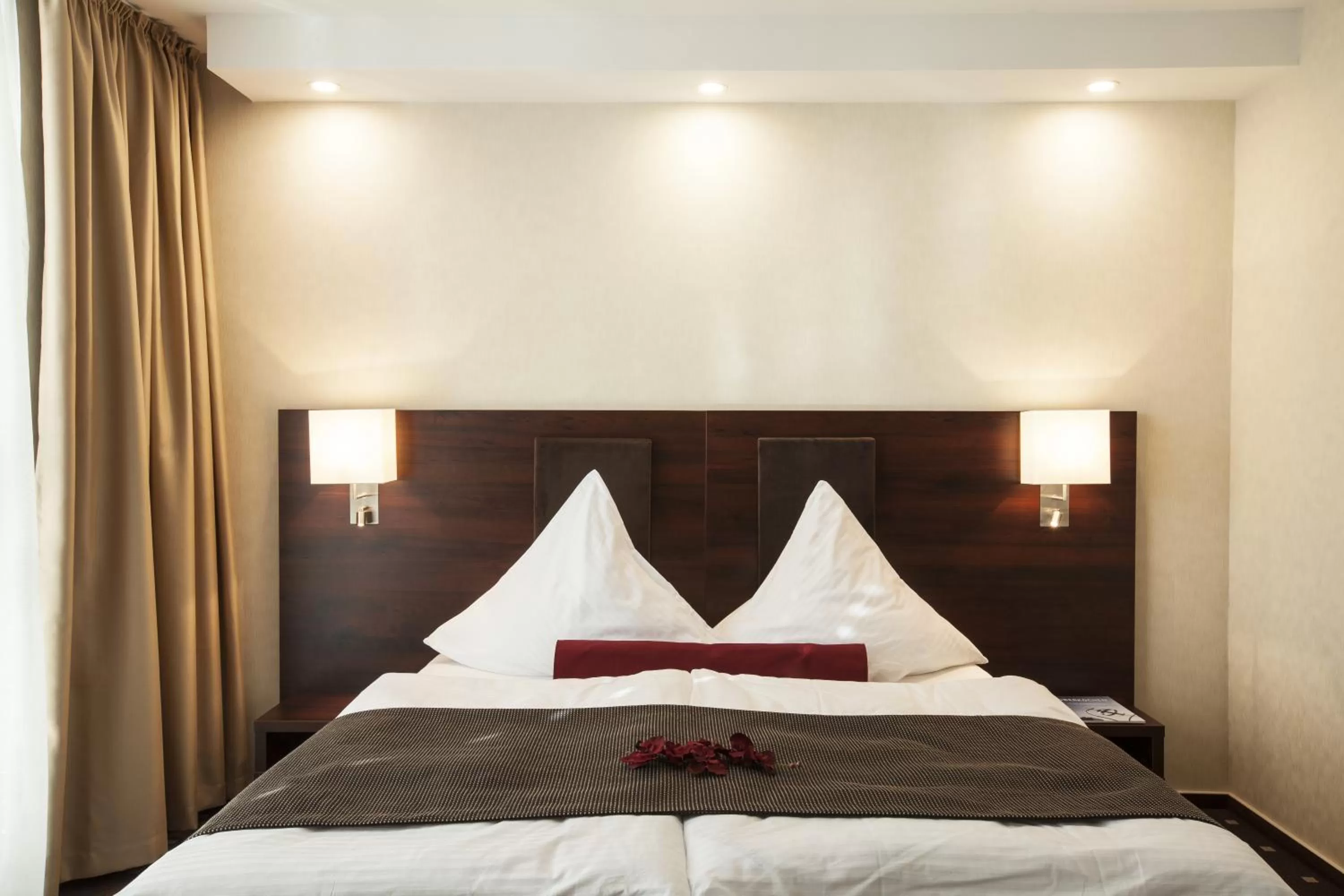 Bedroom, Bed in Aparthotel DeLuxe