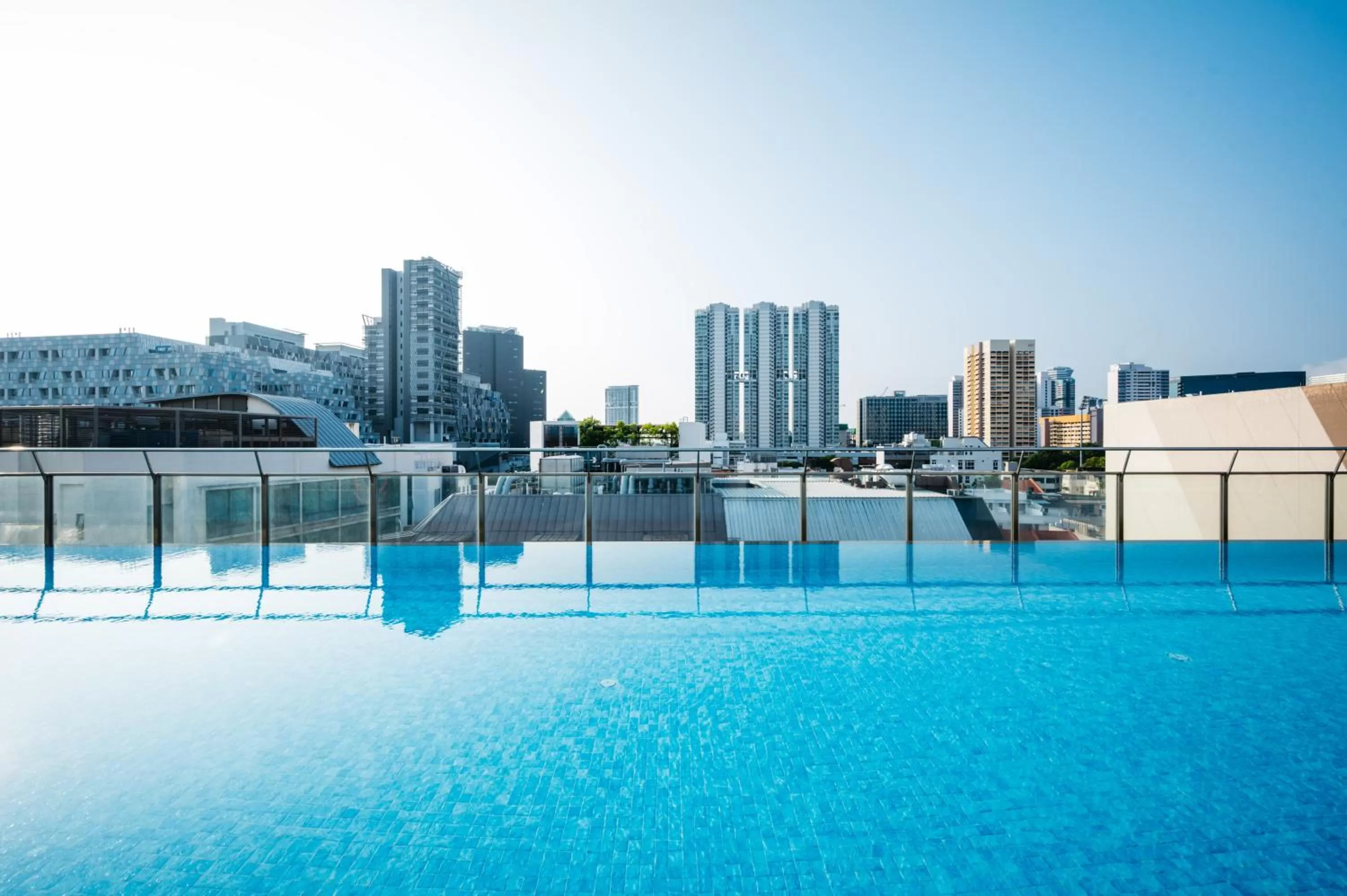Swimming pool in Mercure Singapore Tyrwhitt