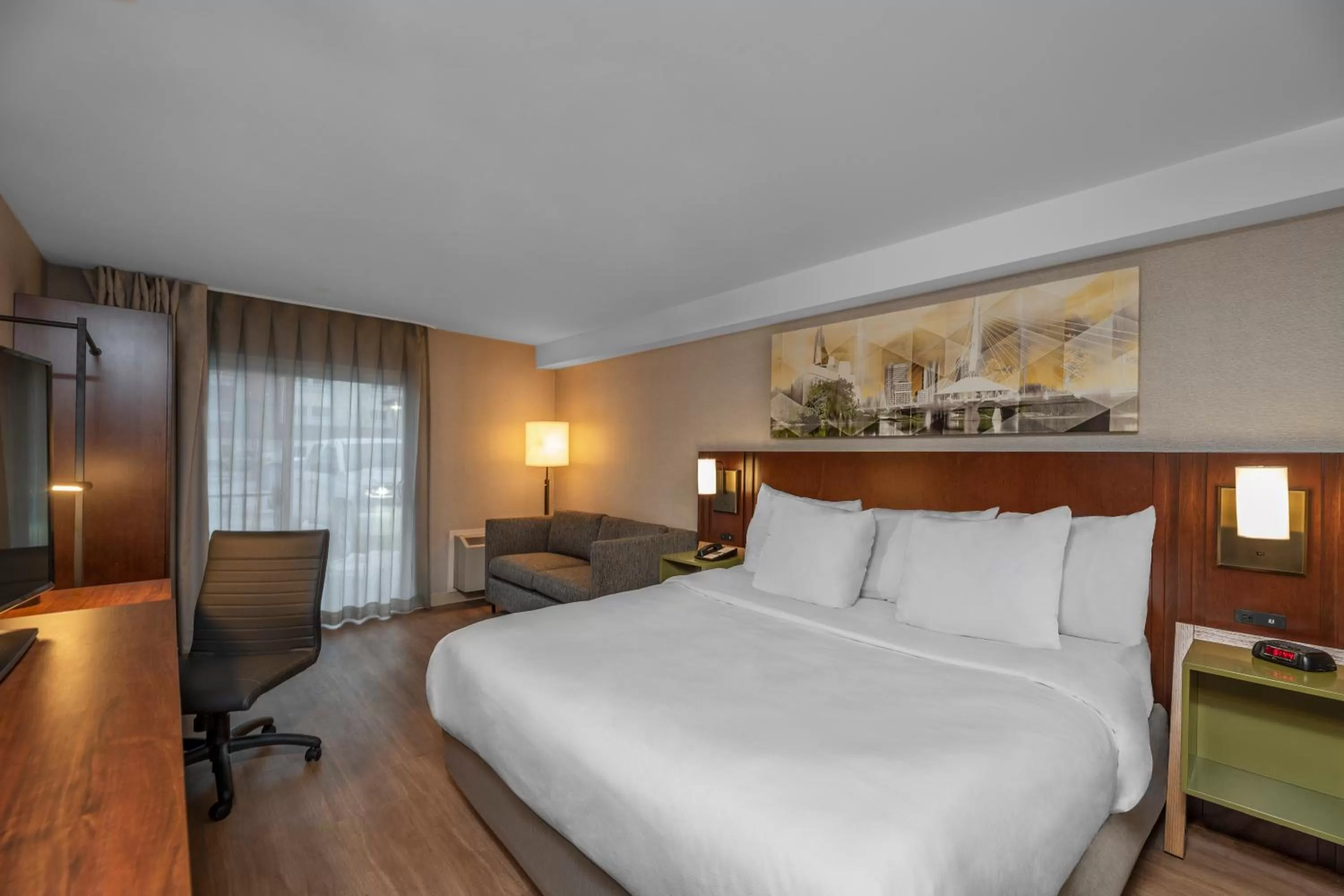 Photo of the whole room, Bed in Comfort Inn Airport