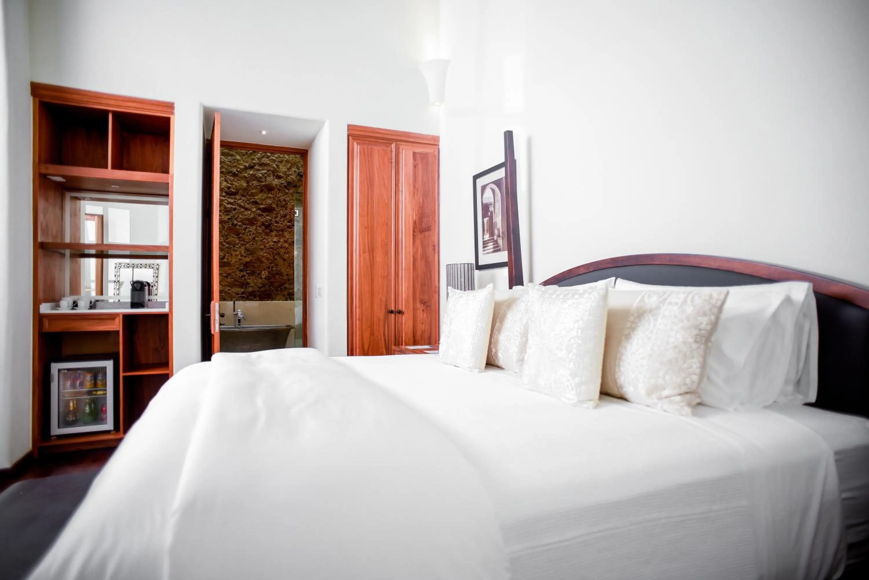 wardrobe, Bed in Hotel Casa Blanca 7