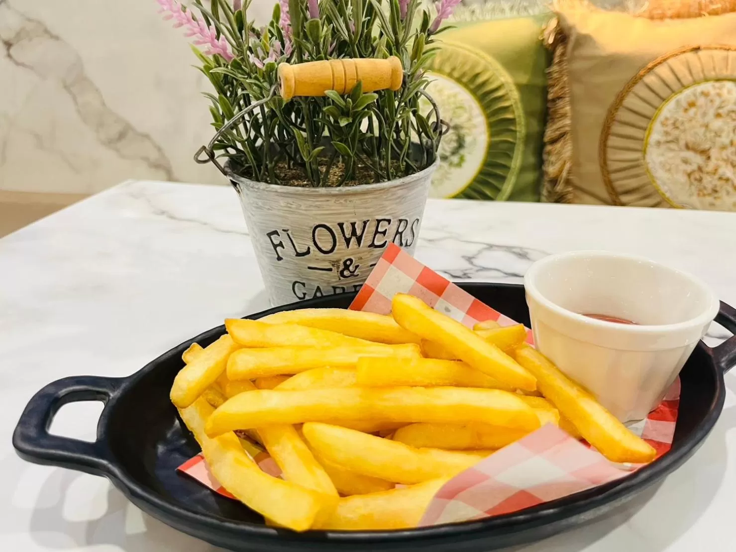 Restaurant/places to eat in USABAI Riverside Boutique Hotel