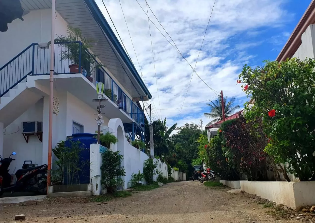 Facade/entrance in Gaja Go Dive & Inn