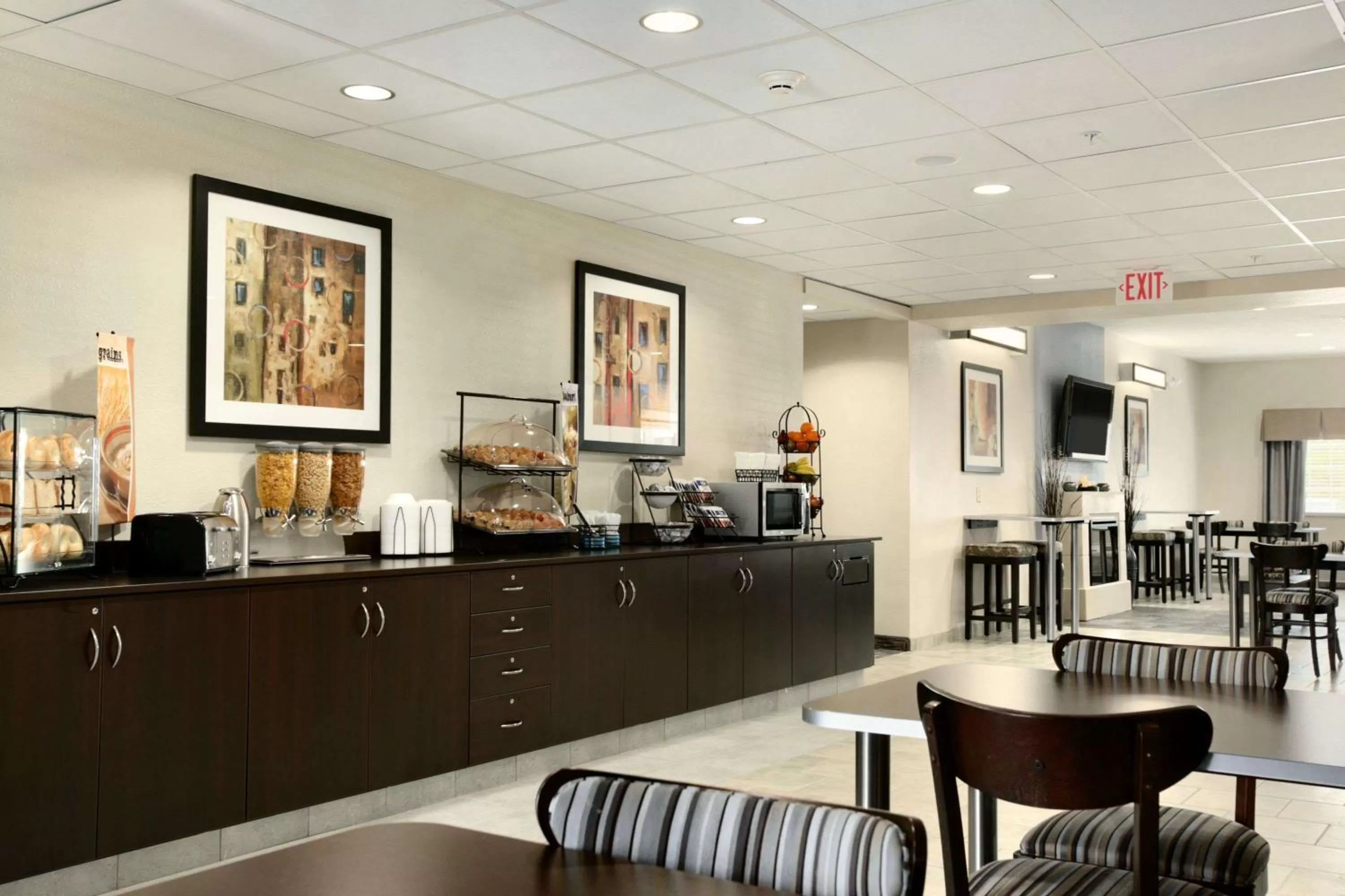 Restaurant/places to eat in Microtel Inn and Suites by Wyndham - Geneva