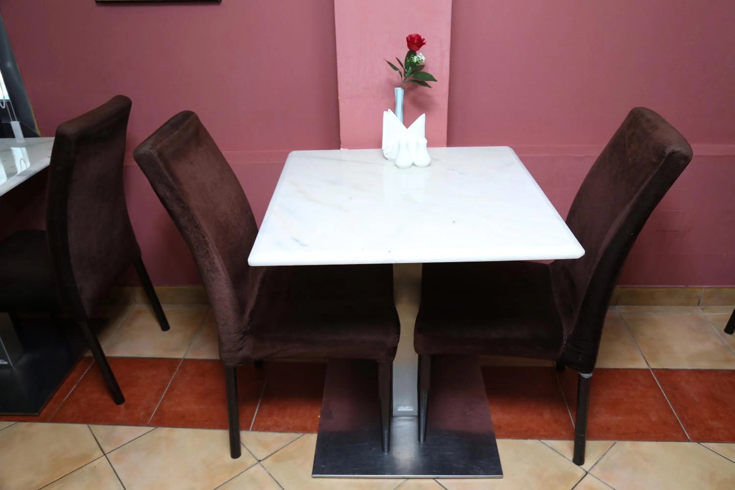 Restaurant/places to eat in Grand Nova Hotel