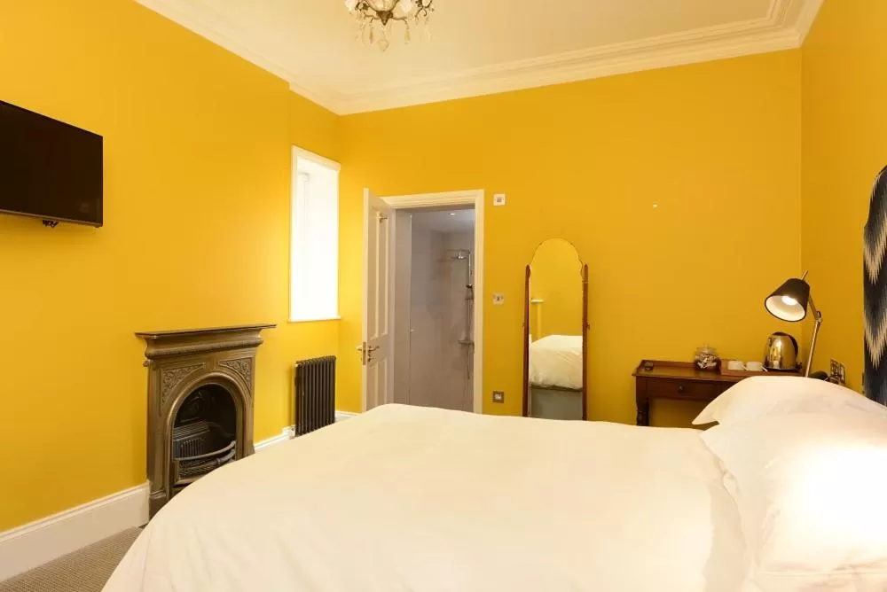 Photo of the whole room, Bed in Bay Tree Broadstairs