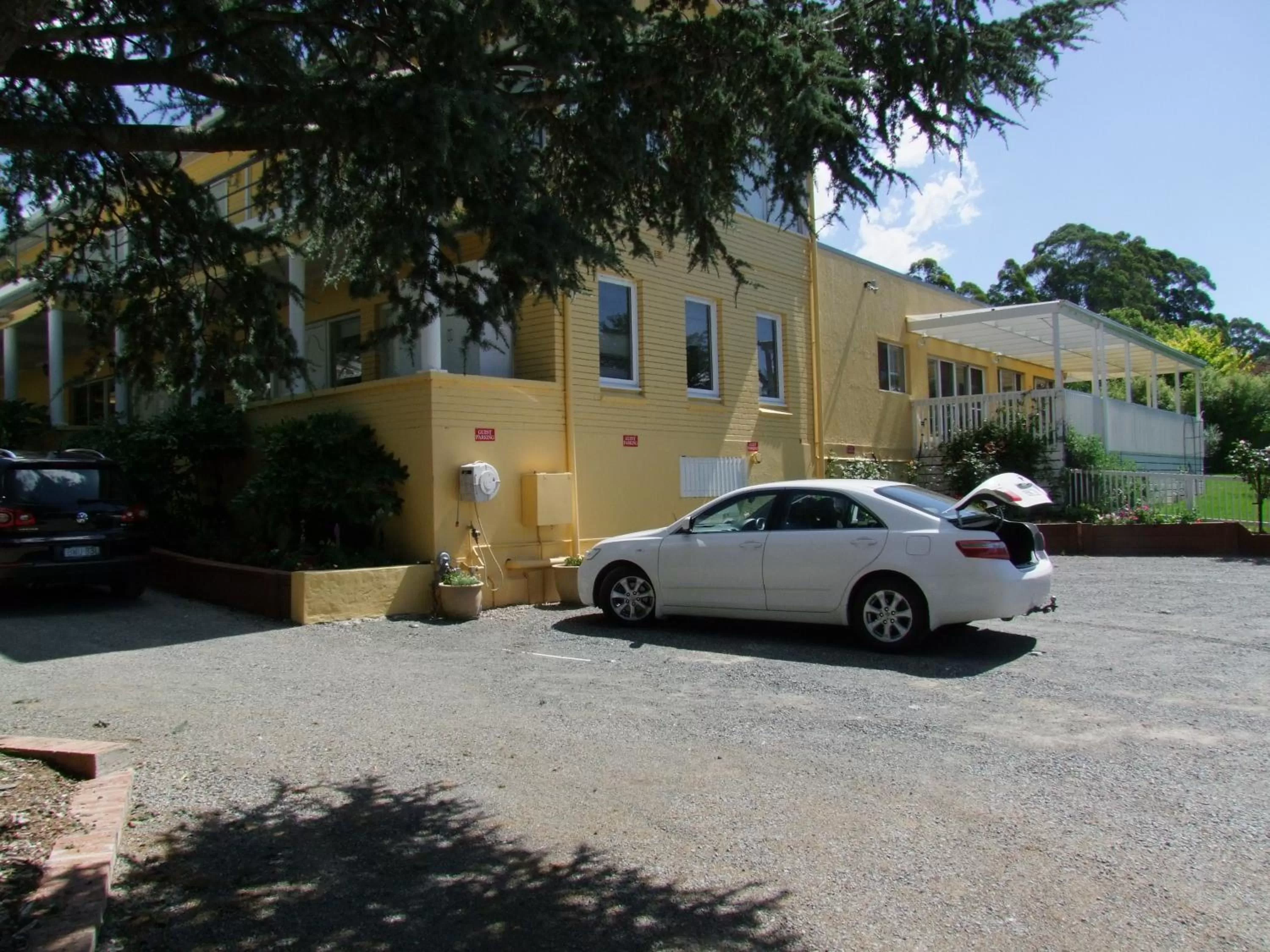 Facade/entrance, Property Building in Bundanoon Lodge