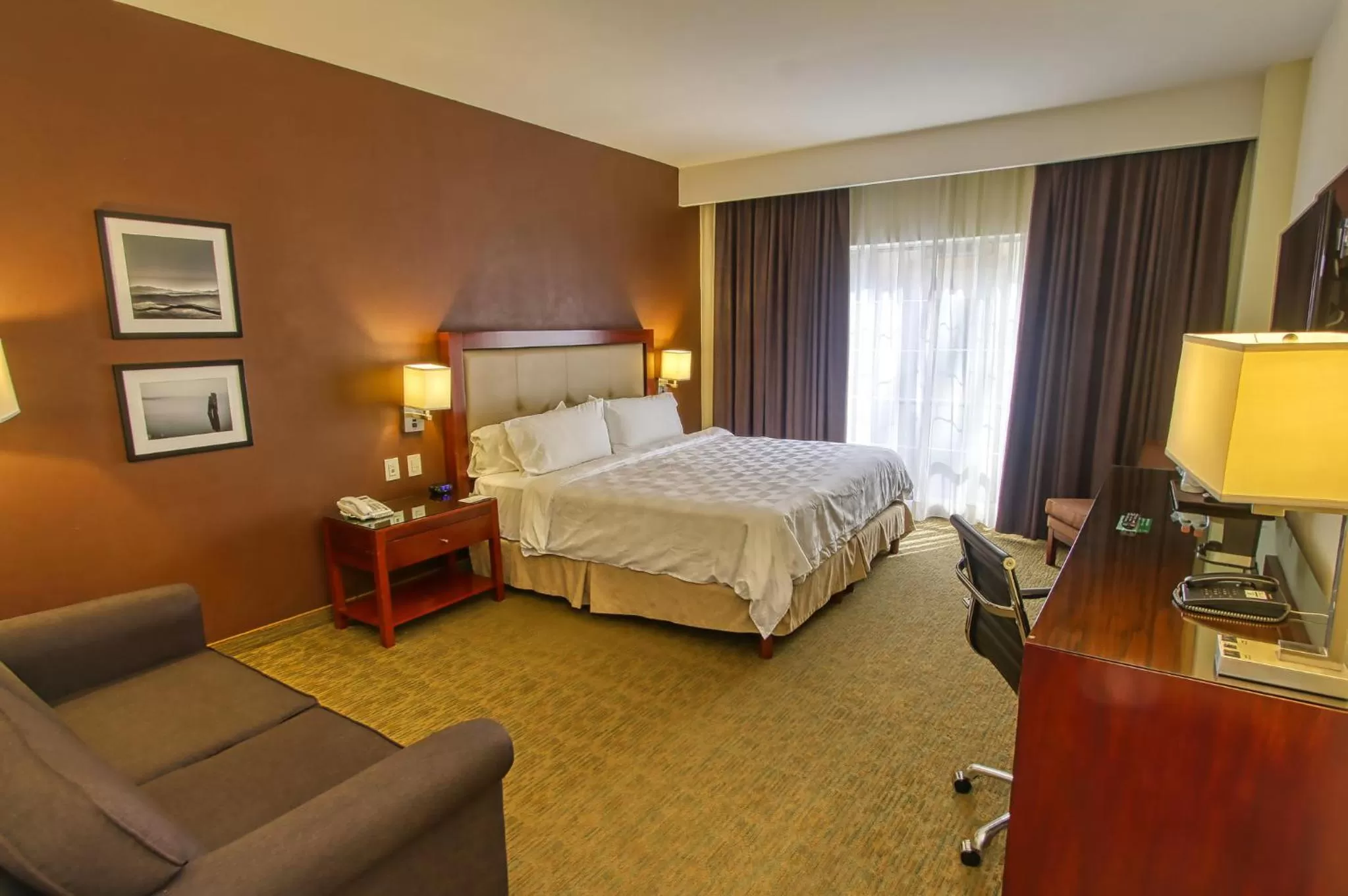 Photo of the whole room, Bed in Holiday Inn Leon by IHG